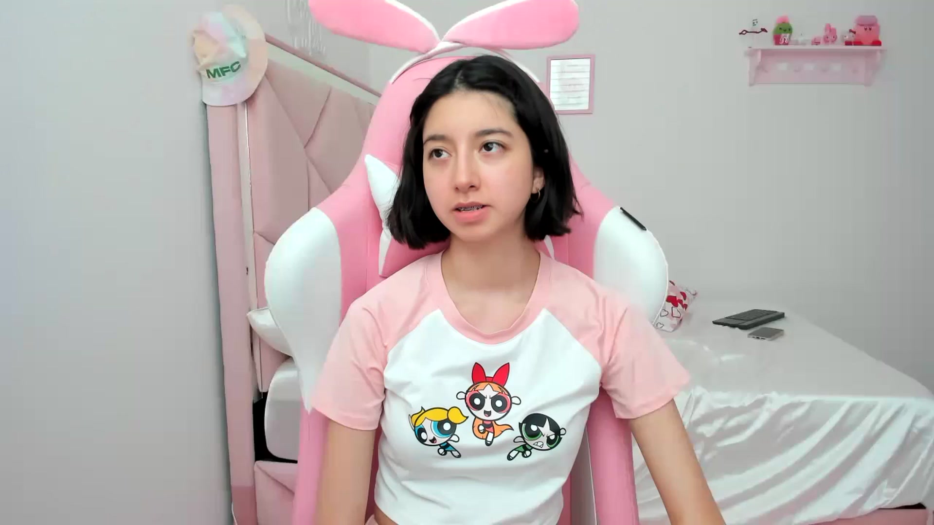 Gallery image thumbnail from Cherrycute666's myfreecams stream on, 02/25/2024, 21:19 image 15 of 20