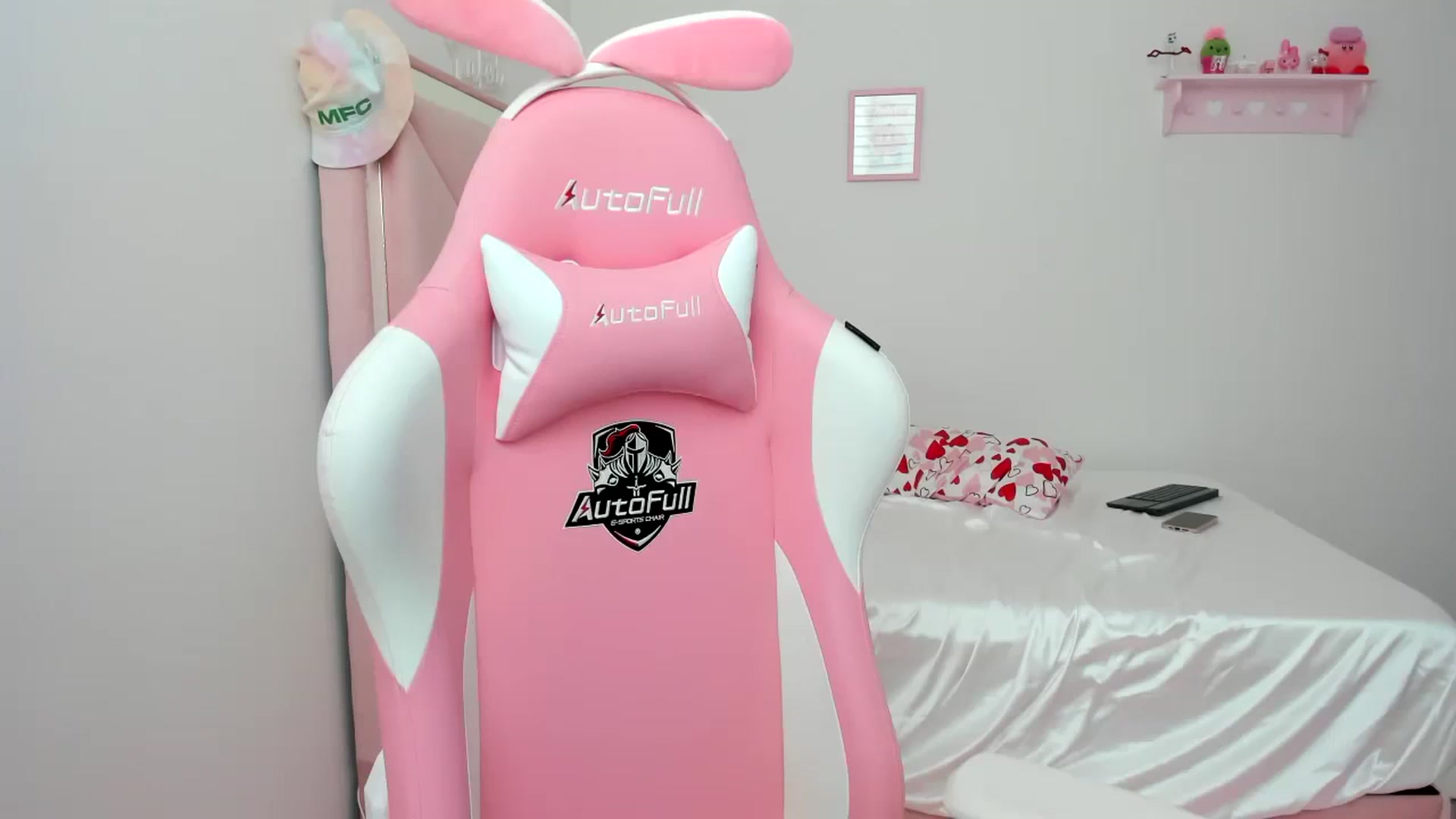 Gallery image thumbnail from Cherrycute666's myfreecams stream on, 02/25/2024, 21:19 image 18 of 20