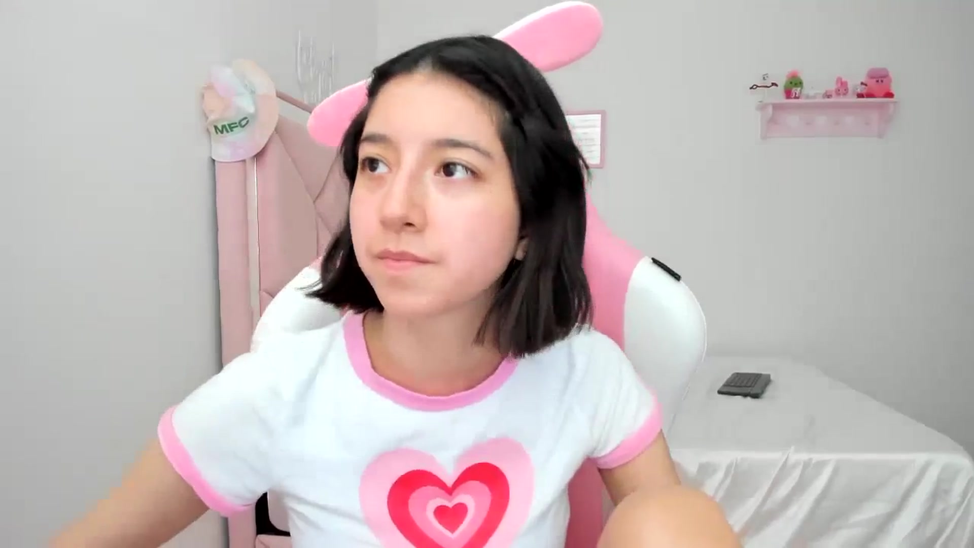 Gallery image thumbnail from Cherrycute666's myfreecams stream on, 02/27/2024, 24:03 image 14 of 20