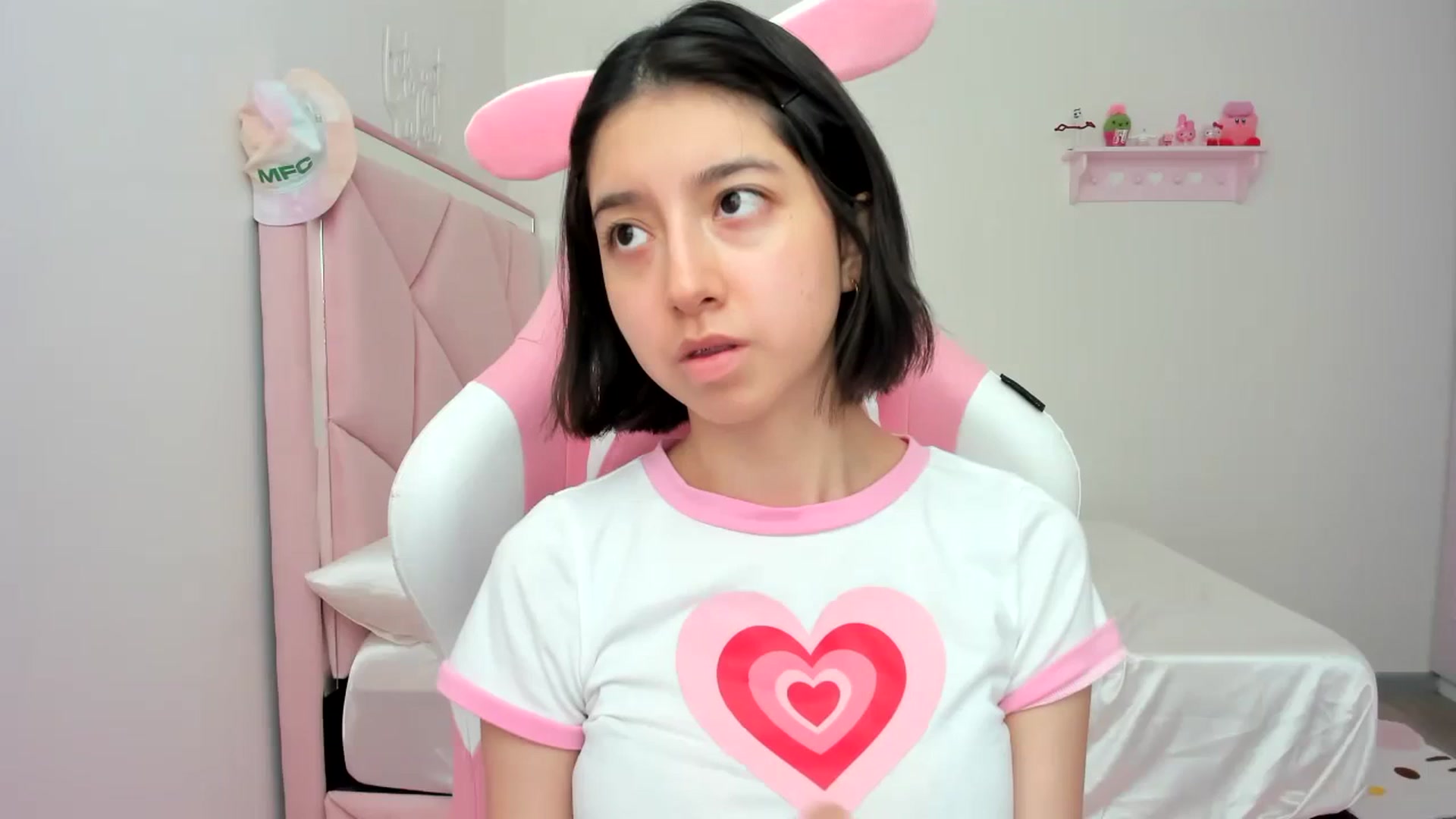 Gallery image thumbnail from Cherrycute666's myfreecams stream on, 02/27/2024, 24:03 image 1 of 20
