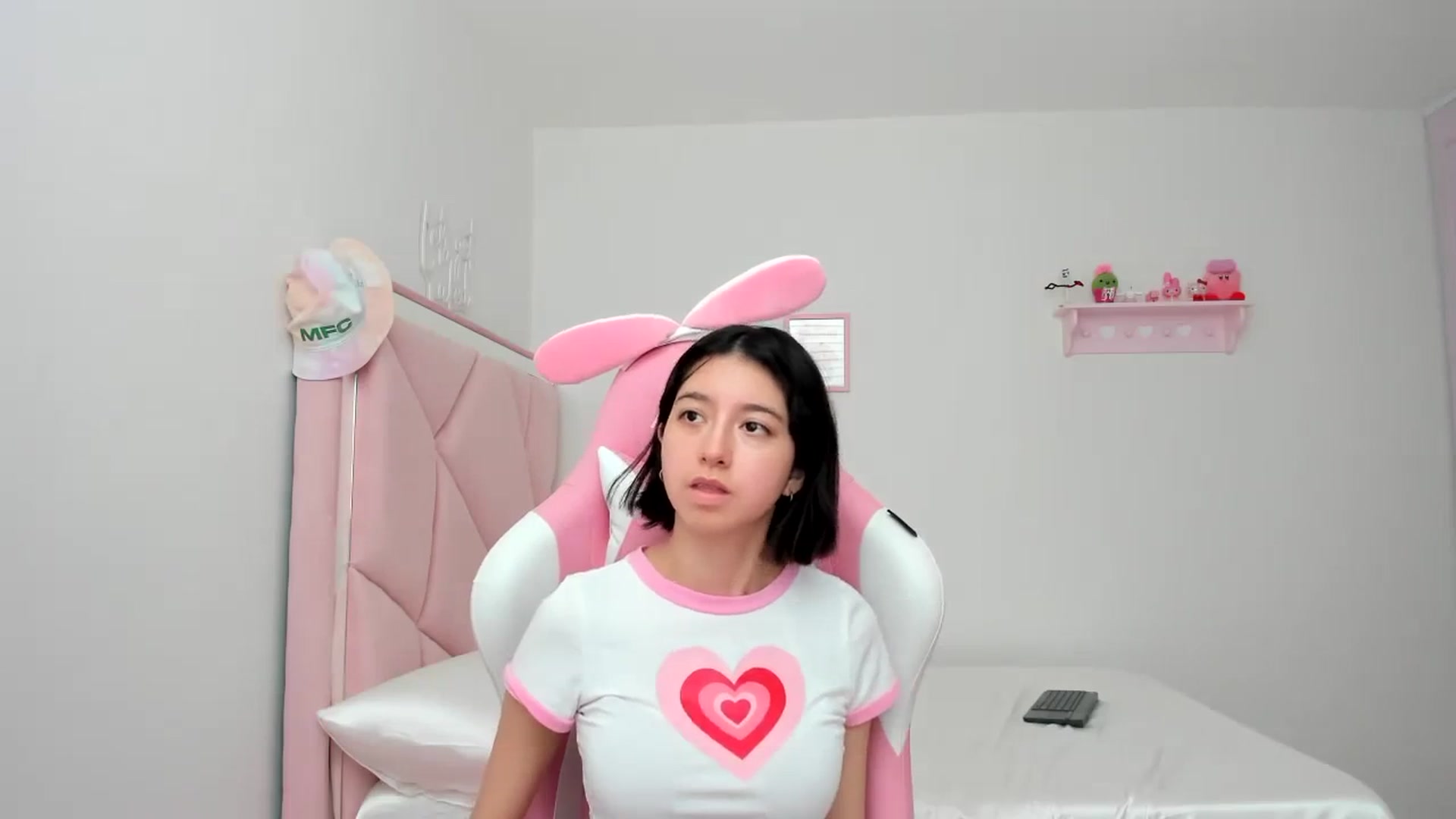 Gallery image thumbnail from Cherrycute666's myfreecams stream on, 02/27/2024, 24:03 image 7 of 20