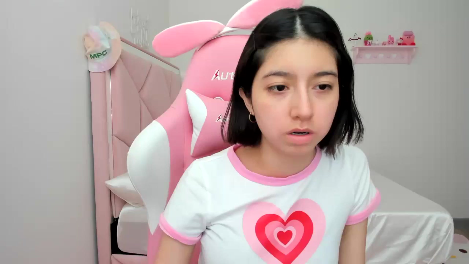 Gallery image thumbnail from Cherrycute666's myfreecams stream on, 02/27/2024, 24:03 image 8 of 20