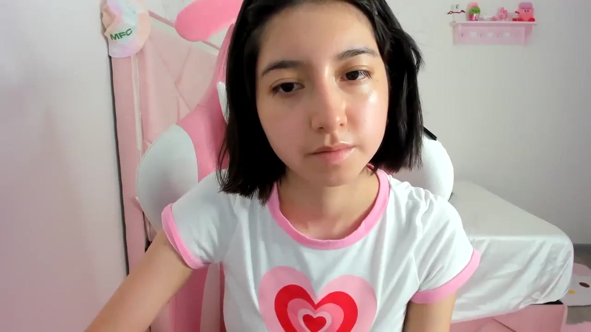 Gallery image thumbnail from Cherrycute666's myfreecams stream on, 02/27/2024, 24:53 image 8 of 20