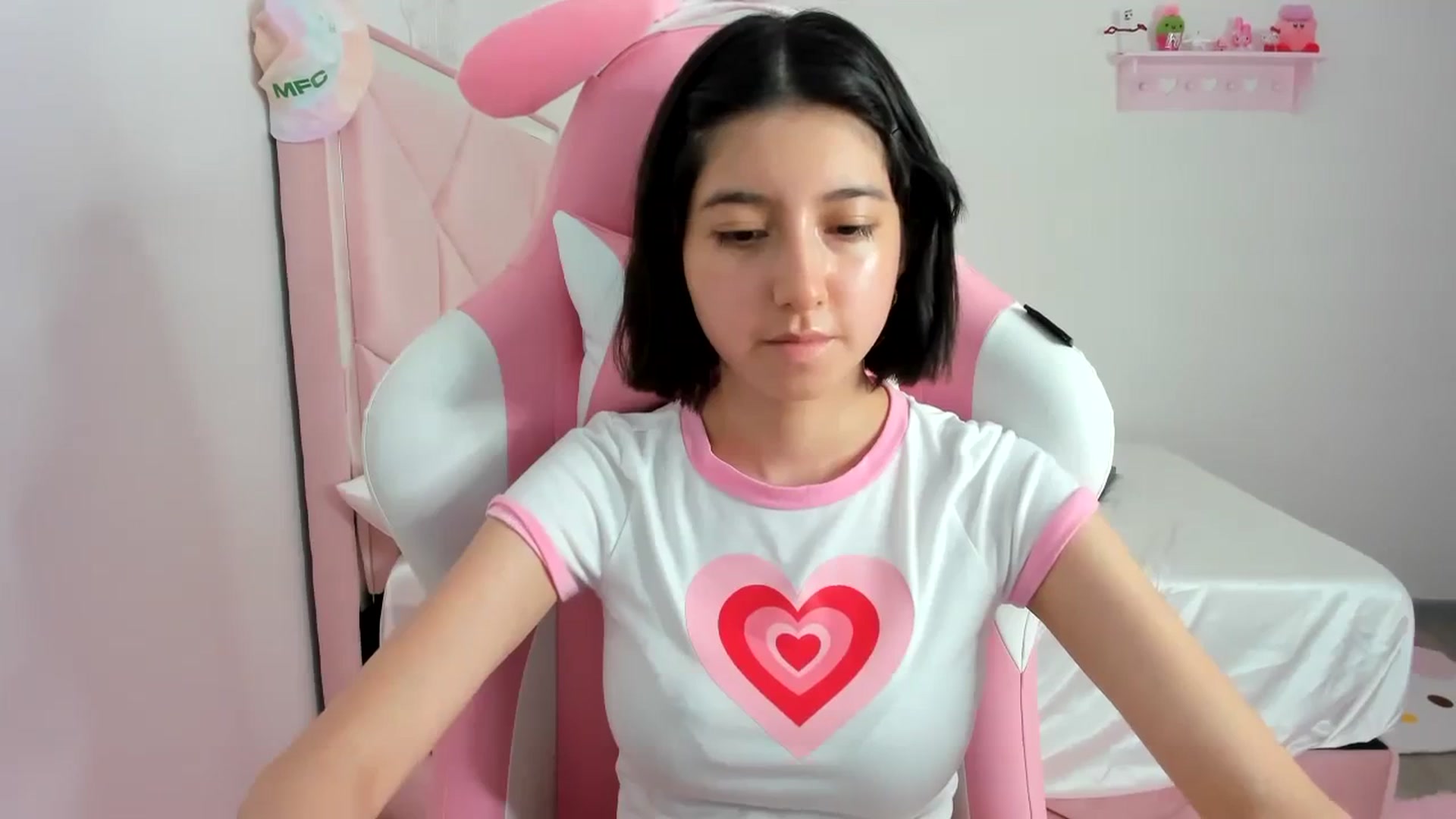 Gallery image thumbnail from Cherrycute666's myfreecams stream on, 02/27/2024, 24:53 image 7 of 20