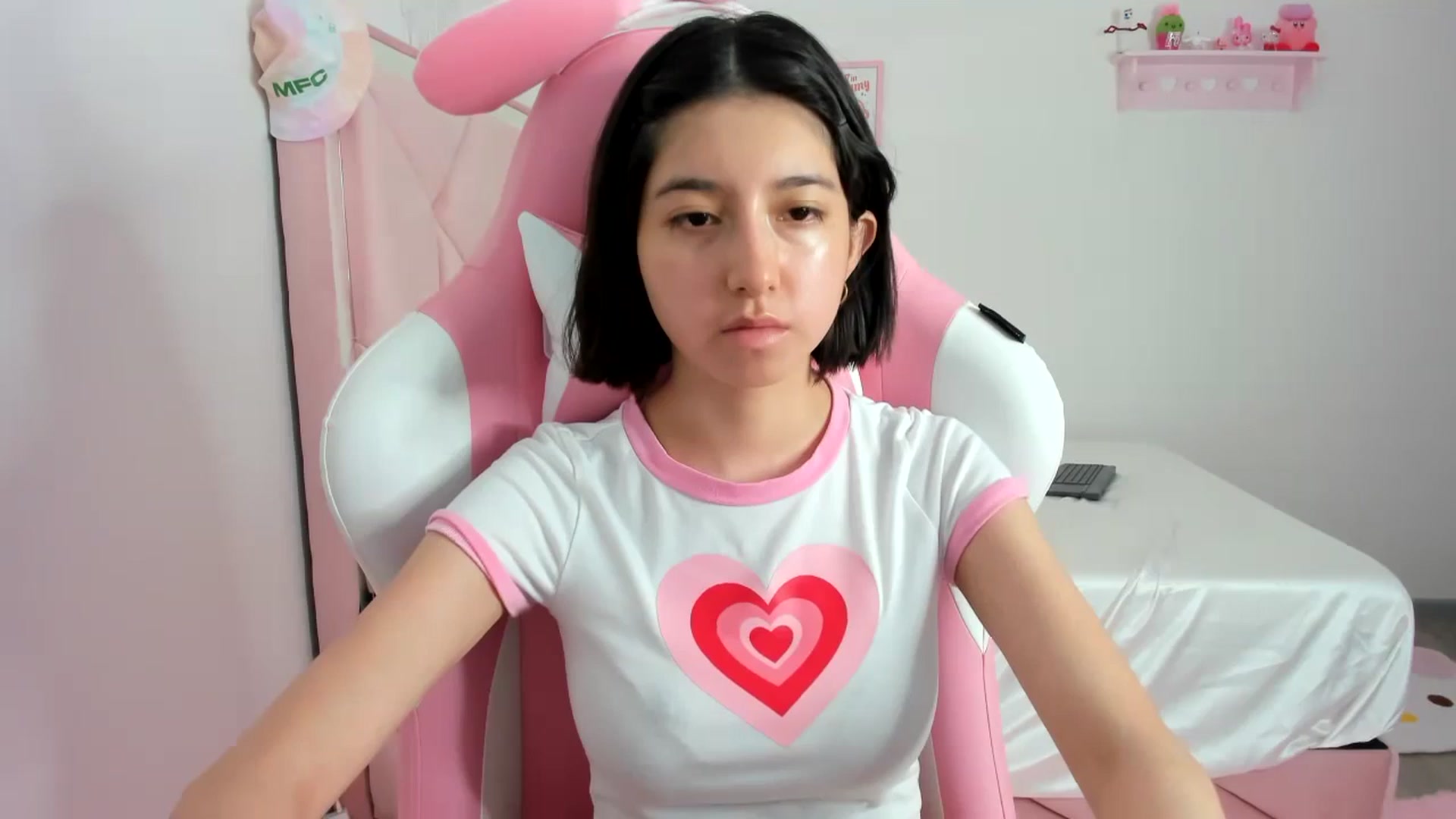 Gallery image thumbnail from Cherrycute666's myfreecams stream on, 02/27/2024, 24:53 image 6 of 20