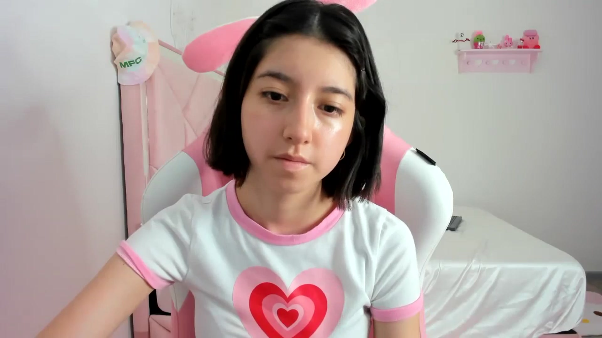 Gallery image thumbnail from Cherrycute666's myfreecams stream on, 02/27/2024, 24:53 image 3 of 20
