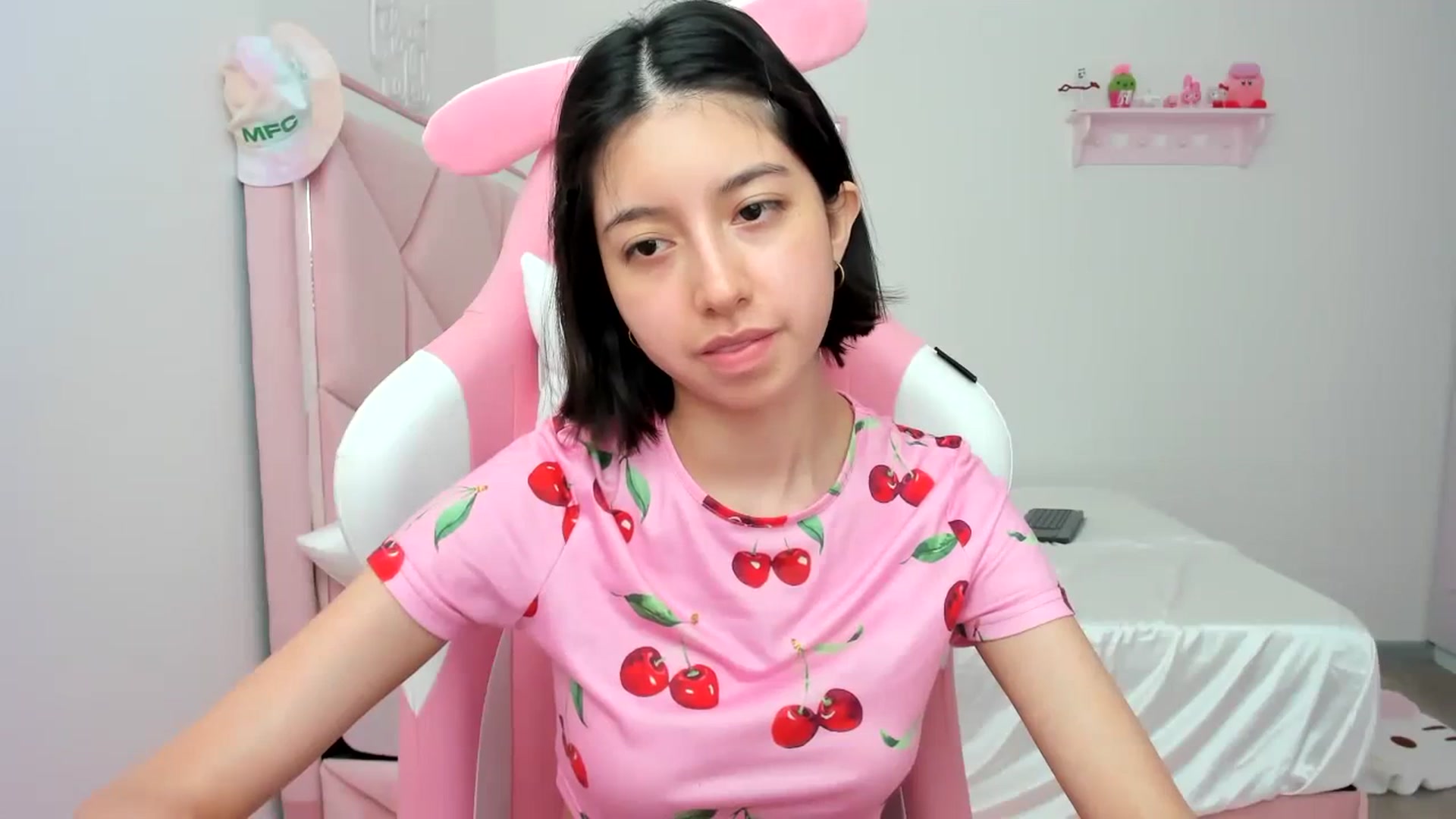 Gallery image thumbnail from Cherrycute666's myfreecams stream on, 02/27/2024, 20:21 image 10 of 20