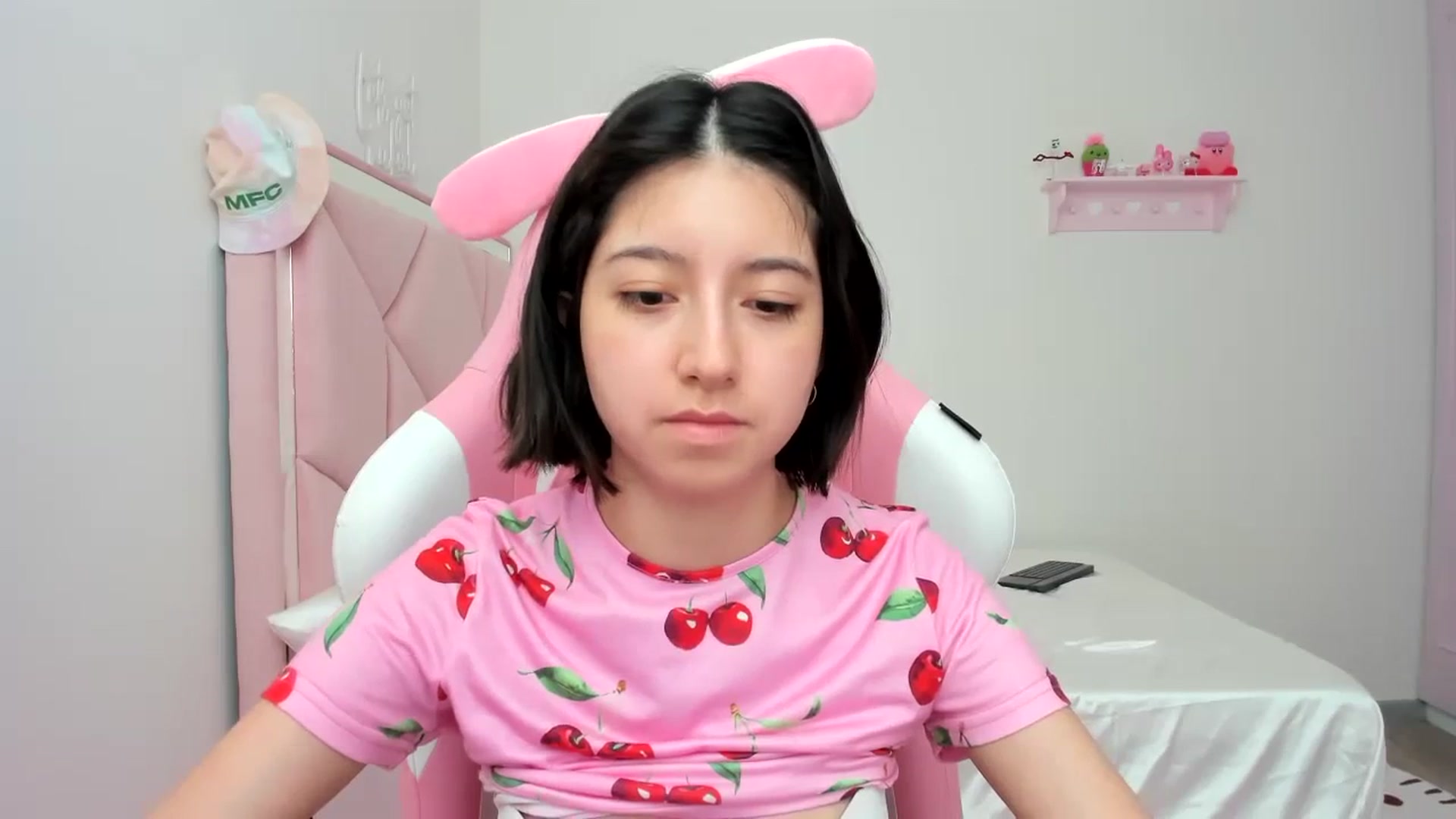 Gallery image thumbnail from Cherrycute666's myfreecams stream on, 02/27/2024, 22:59 image 7 of 20