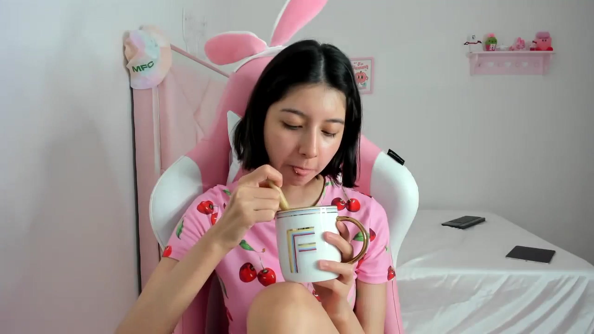 Gallery image thumbnail from Cherrycute666's myfreecams stream on, 02/28/2024, 04:10 image 18 of 20