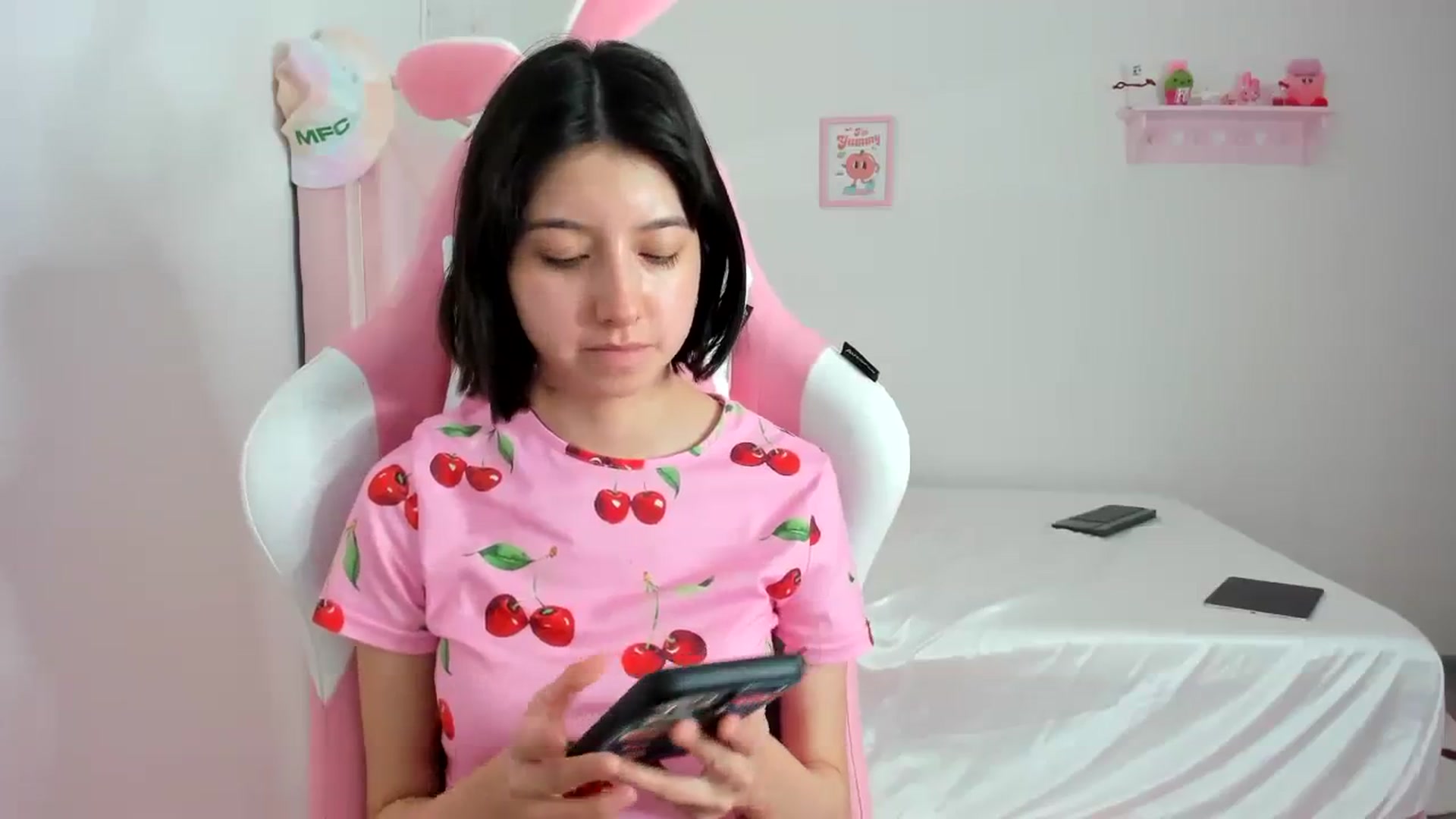 Gallery image thumbnail from Cherrycute666's myfreecams stream on, 02/28/2024, 04:10 image 7 of 20