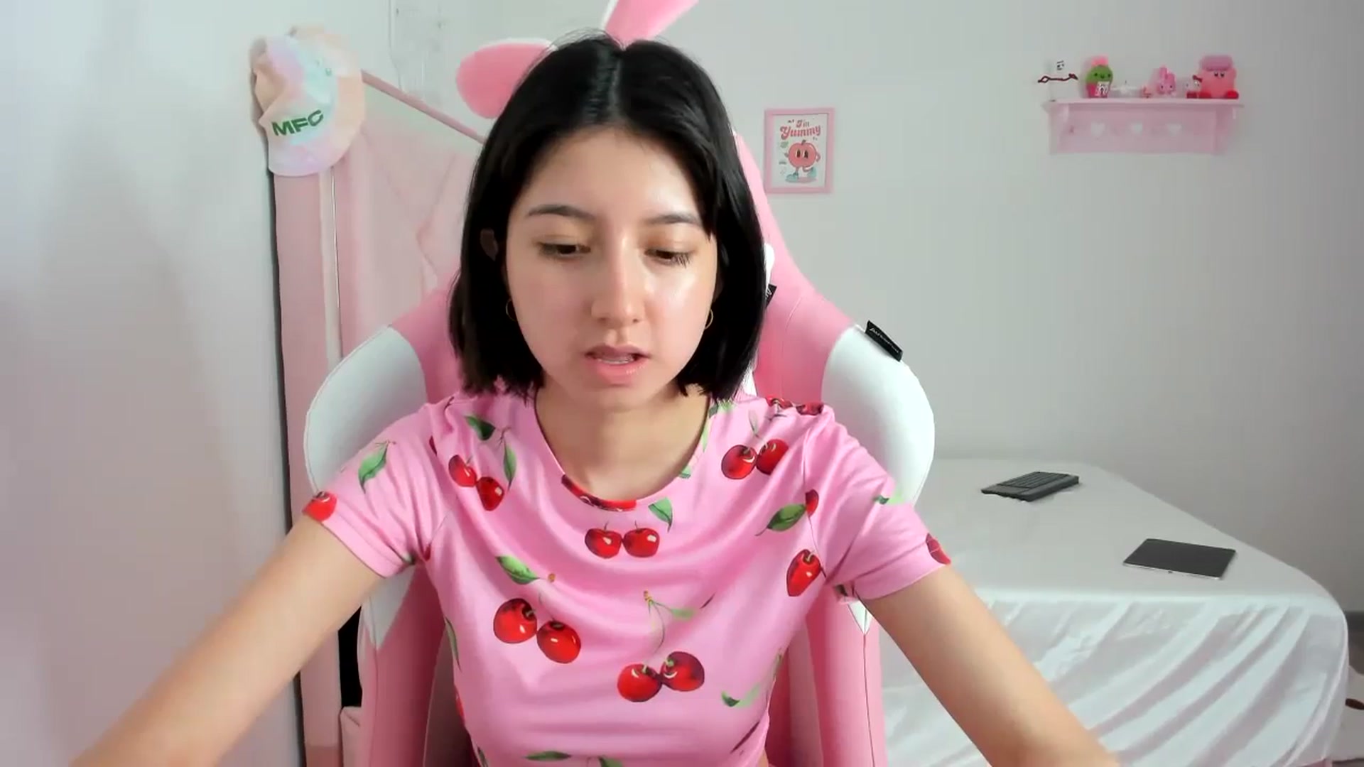 Gallery image thumbnail from Cherrycute666's myfreecams stream on, 02/28/2024, 04:10 image 9 of 20
