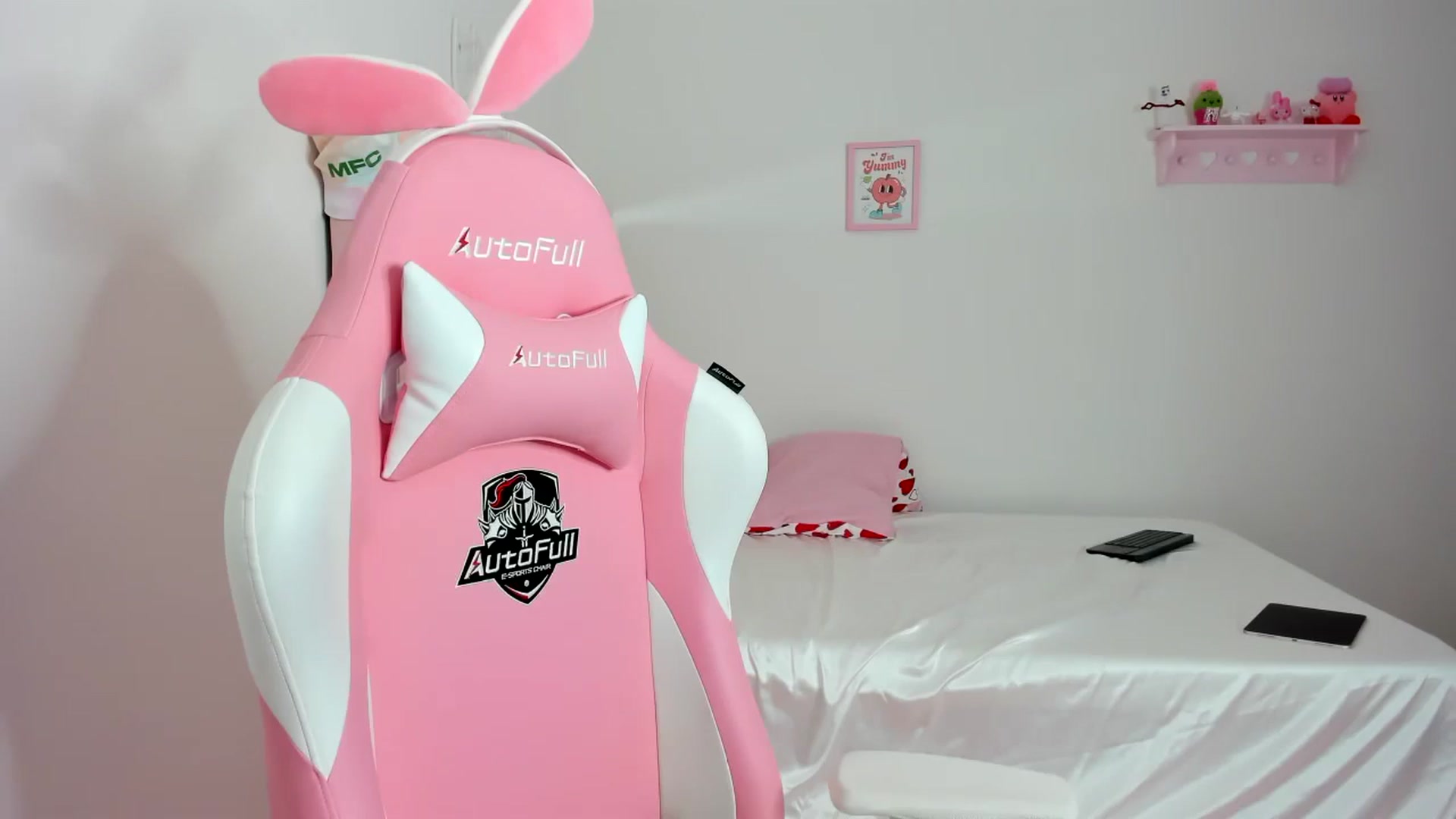 Gallery image thumbnail from Cherrycute666's myfreecams stream on, 02/28/2024, 04:10 image 16 of 20