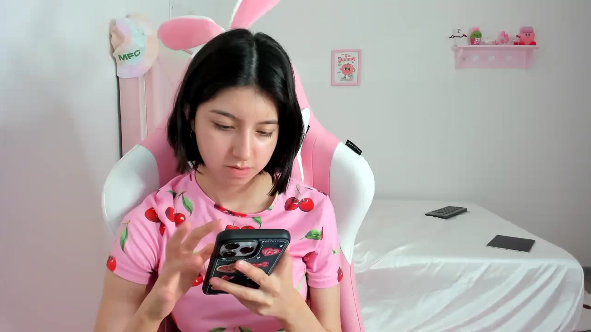Gallery image thumbnail from Cherrycute666's myfreecams stream on, 02/28/2024, 04:10 image 10 of 20