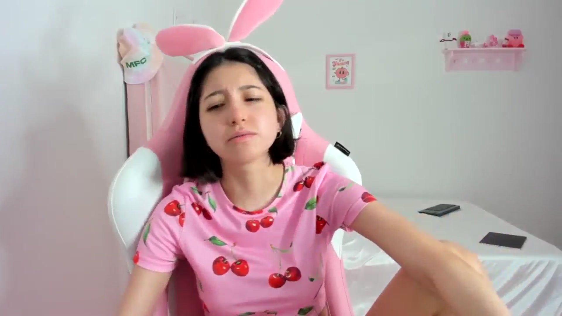Gallery image thumbnail from Cherrycute666's myfreecams stream on, 02/28/2024, 04:10 image 17 of 20