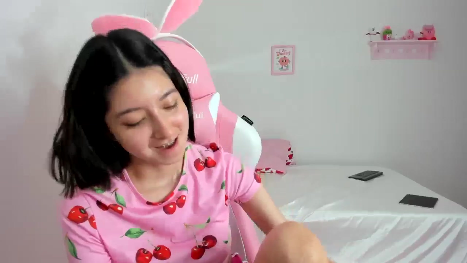 Gallery image thumbnail from Cherrycute666's myfreecams stream on, 02/28/2024, 04:10 image 15 of 20