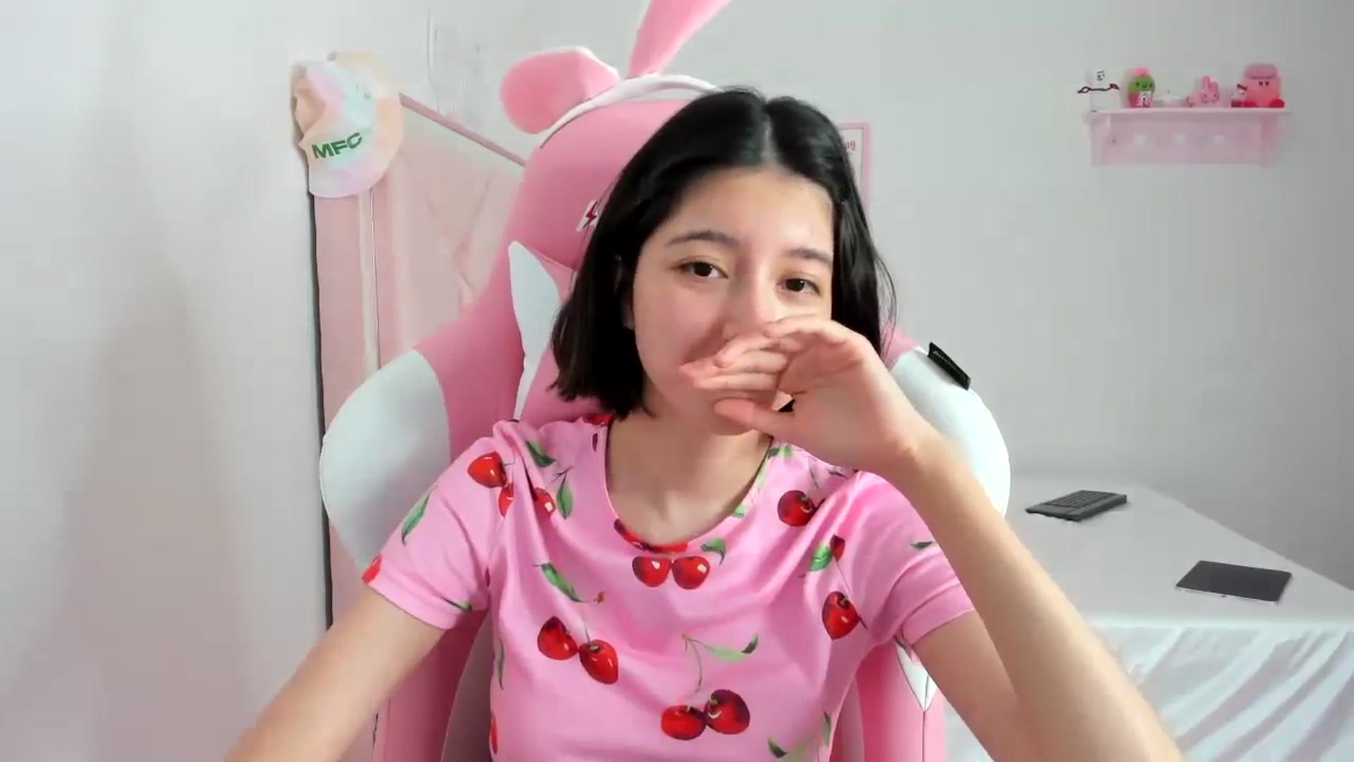 Gallery image thumbnail from Cherrycute666's myfreecams stream on, 02/28/2024, 04:10 image 14 of 20