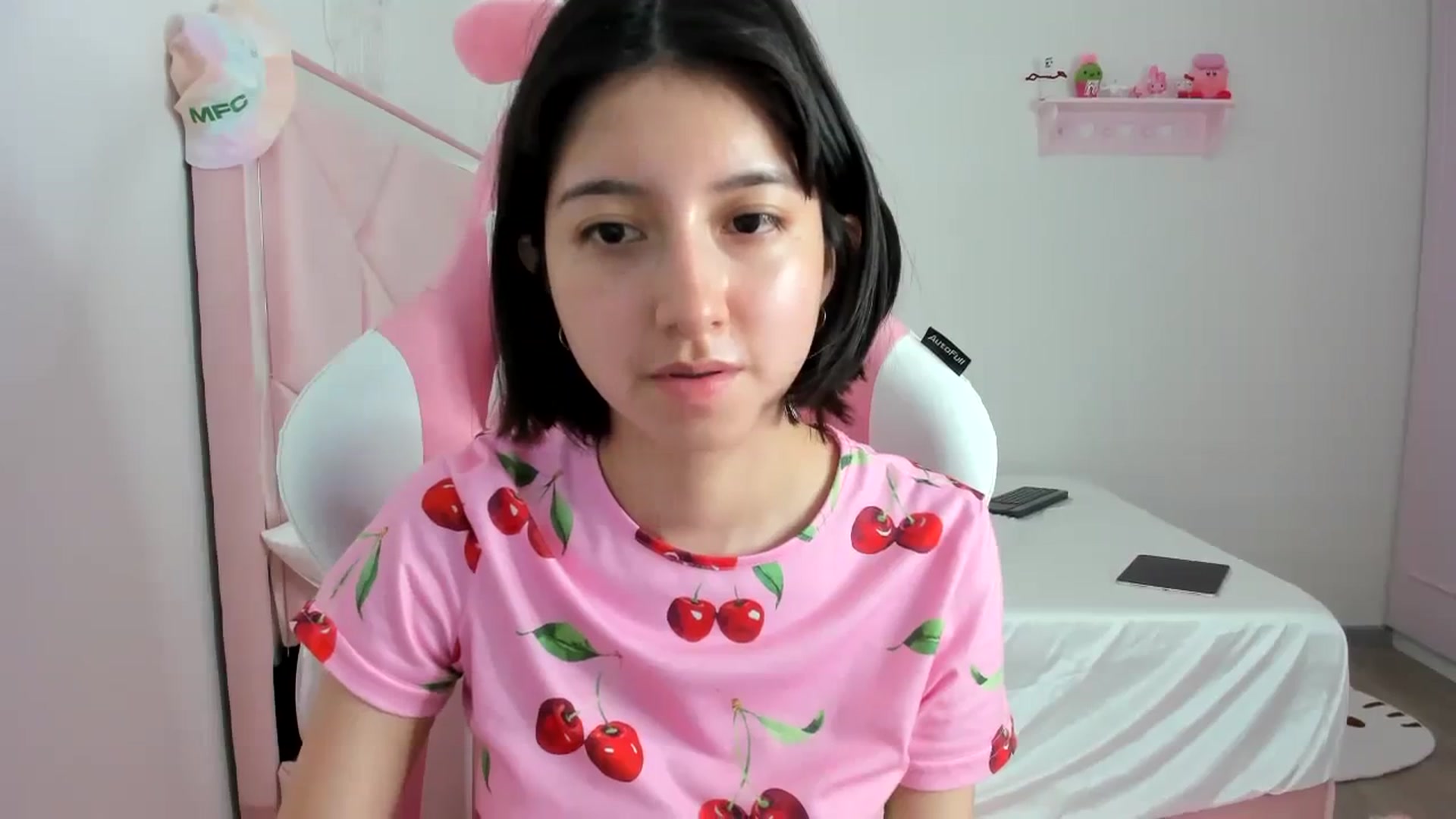 Gallery image thumbnail from Cherrycute666's myfreecams stream on, 02/28/2024, 04:10 image 5 of 20