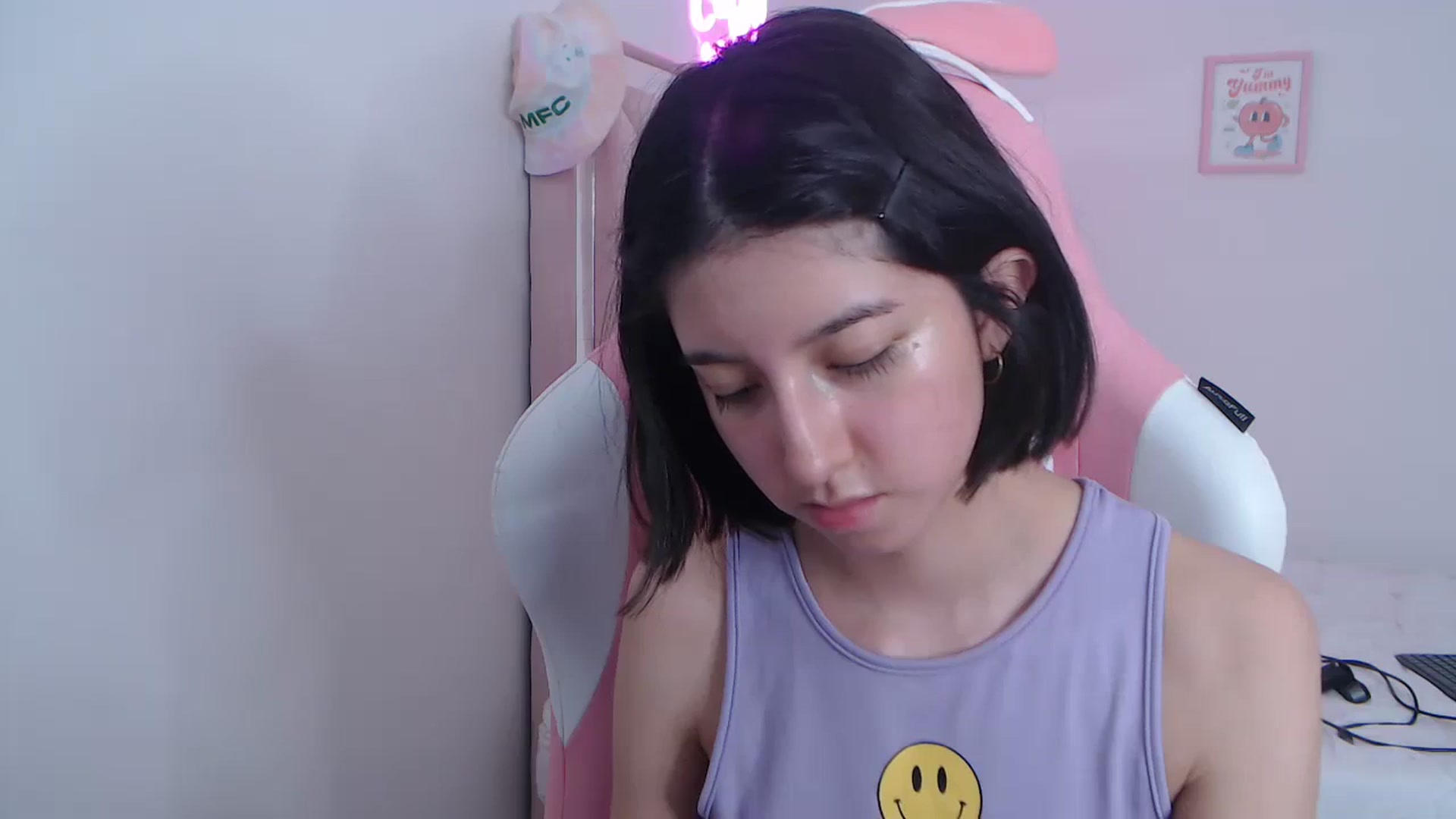 Gallery image thumbnail from Cherrycute666's myfreecams stream on, 02/29/2024, 24:00 image 7 of 20