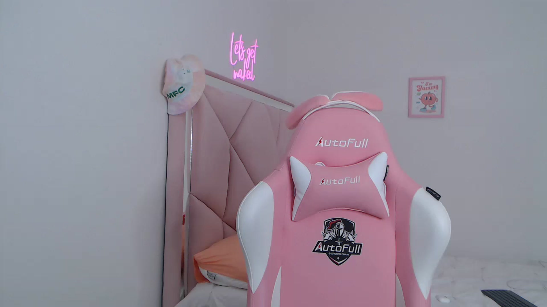 Gallery image thumbnail from Cherrycute666's myfreecams stream on, 02/29/2024, 24:00 image 15 of 20