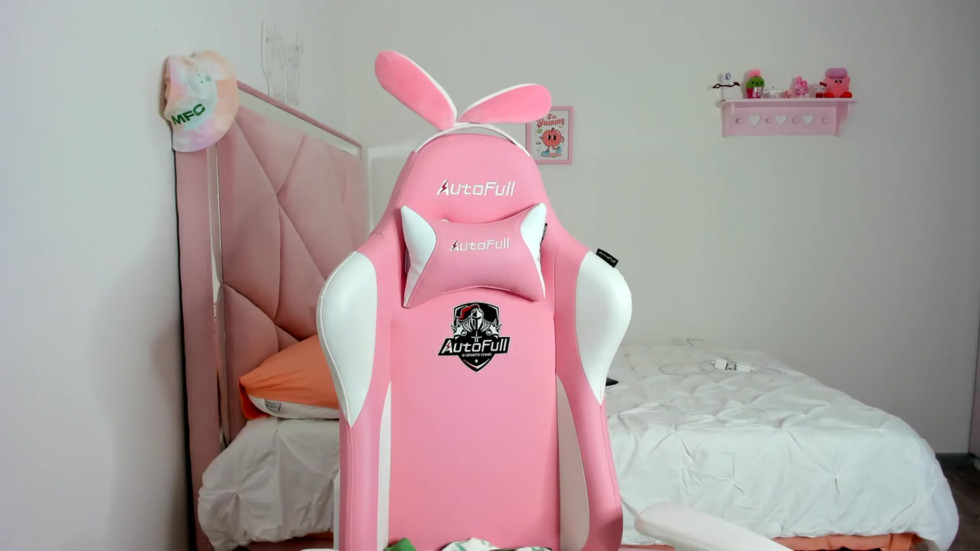 Gallery image thumbnail from Cherrycute666's myfreecams stream on, 02/29/2024, 03:30 image 18 of 20