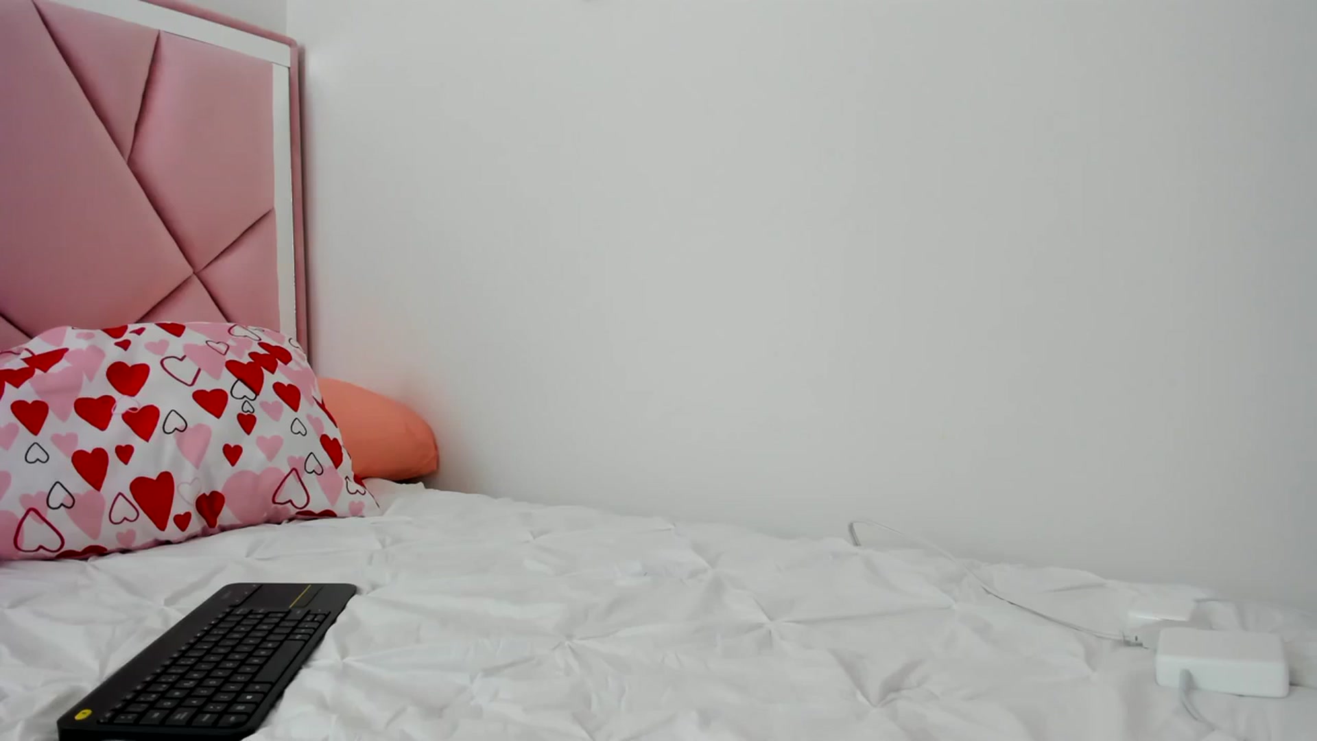 Gallery image thumbnail from Cherrycute666's myfreecams stream on, 02/29/2024, 20:04 image 1 of 20