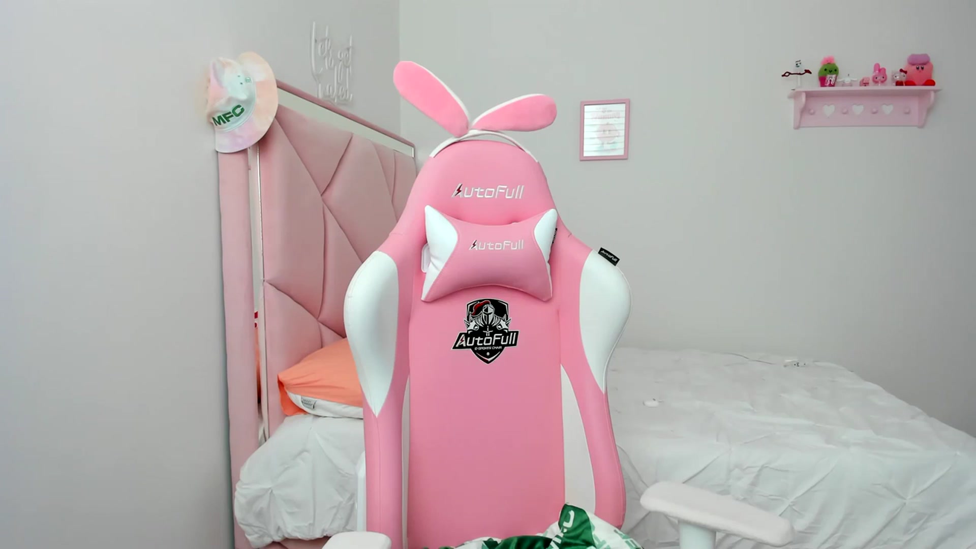 Gallery image thumbnail from Cherrycute666's myfreecams stream on, 02/29/2024, 20:04 image 7 of 20