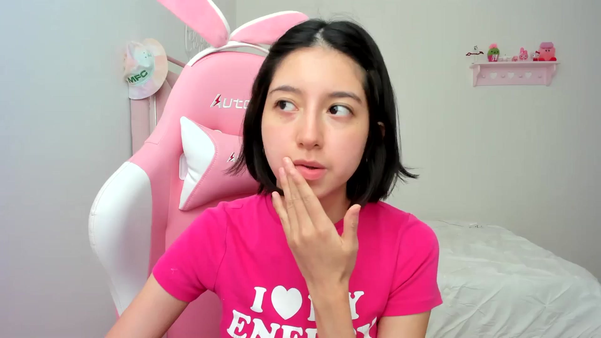 Gallery image thumbnail from Cherrycute666's myfreecams stream on, 02/29/2024, 20:04 image 18 of 20