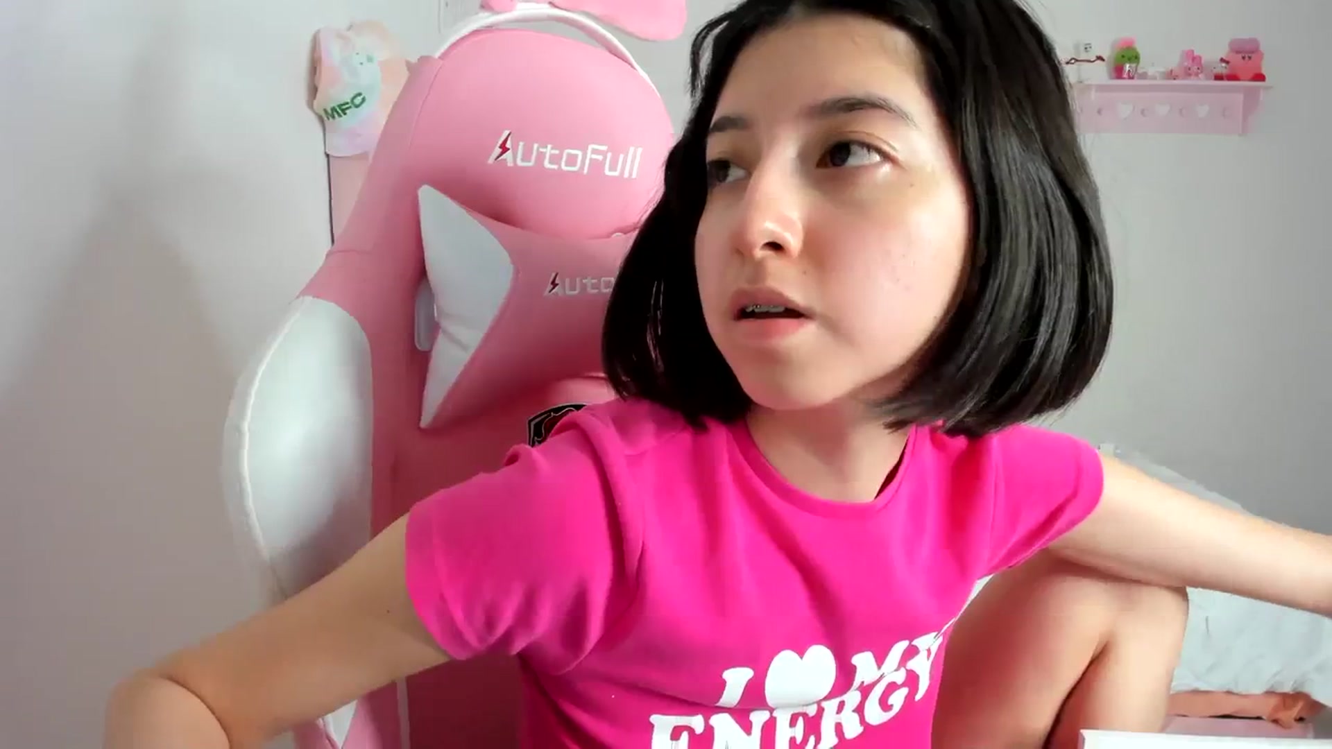 Gallery image thumbnail from Cherrycute666's myfreecams stream on, 03/01/2024, 06:59 image 14 of 20