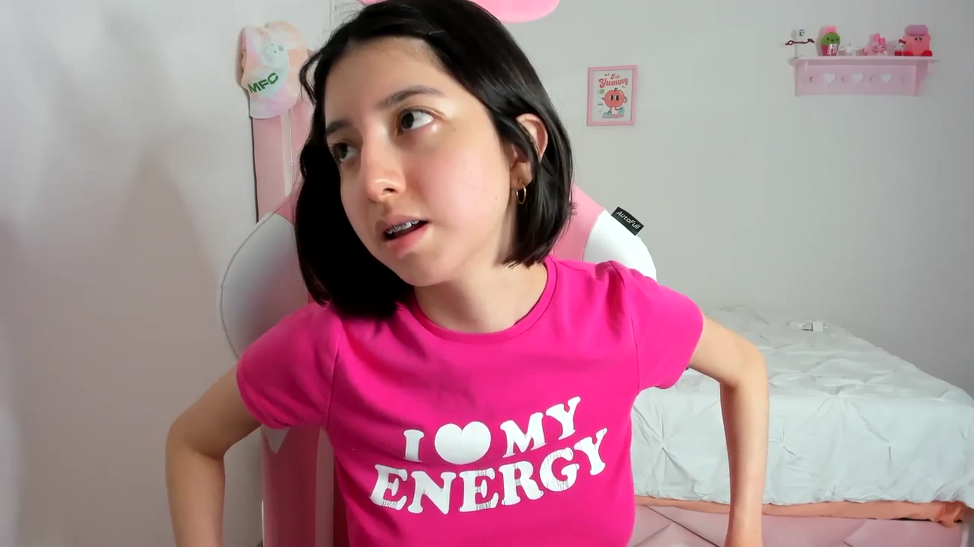 Gallery image thumbnail from Cherrycute666's myfreecams stream on, 03/01/2024, 06:59 image 10 of 20