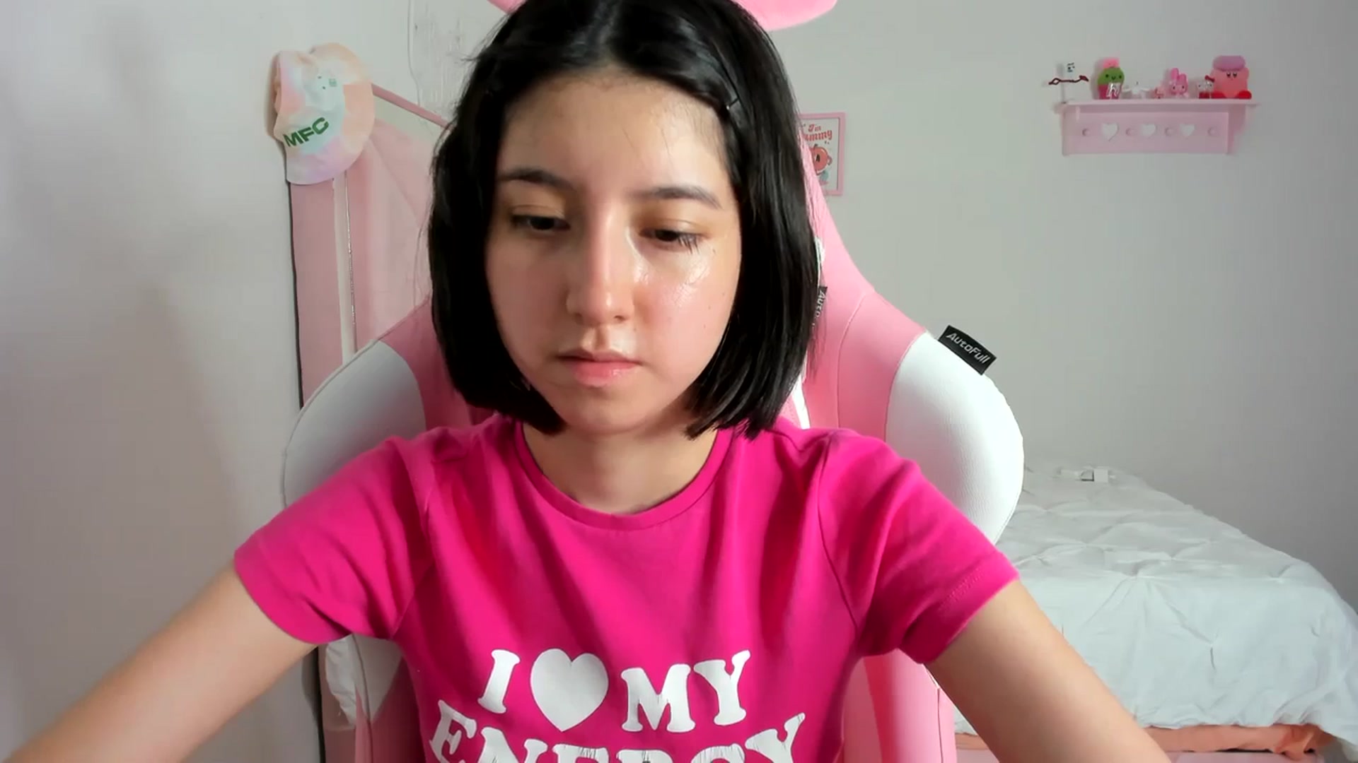 Gallery image thumbnail from Cherrycute666's myfreecams stream on, 03/01/2024, 06:59 image 7 of 20