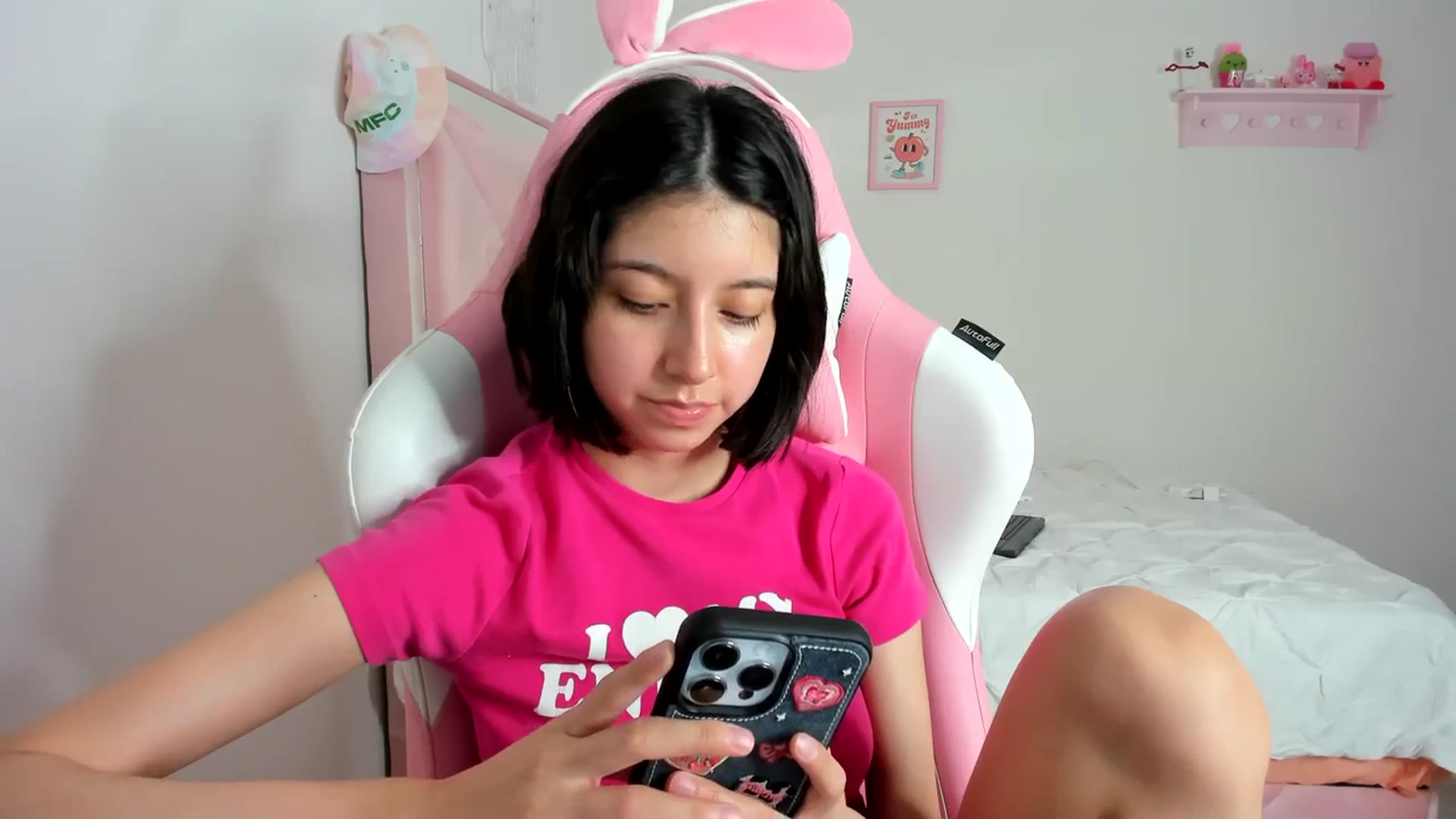 Gallery image thumbnail from Cherrycute666's myfreecams stream on, 03/01/2024, 06:59 image 13 of 20