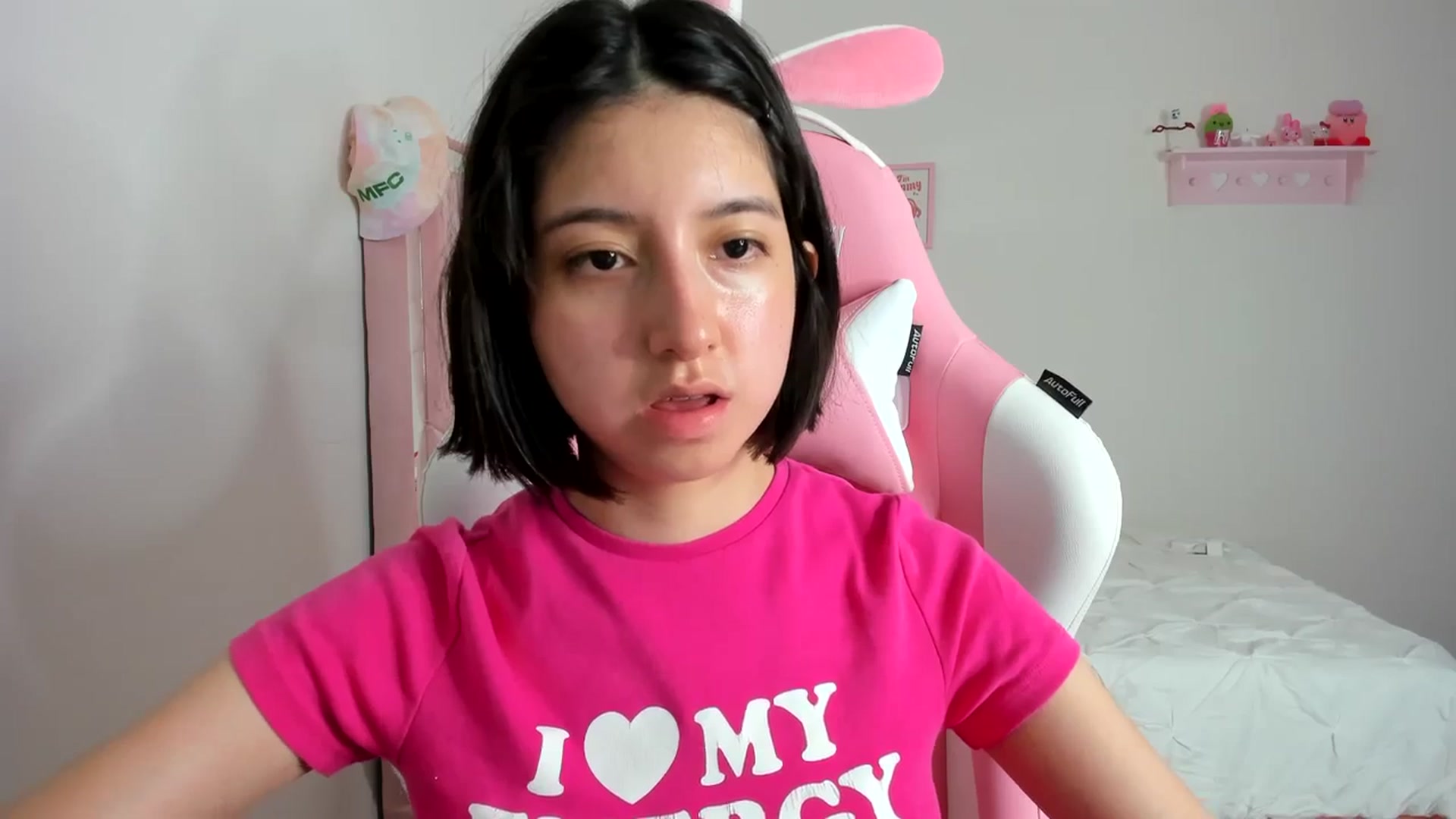 Gallery image thumbnail from Cherrycute666's myfreecams stream on, 03/01/2024, 07:24 image 6 of 20