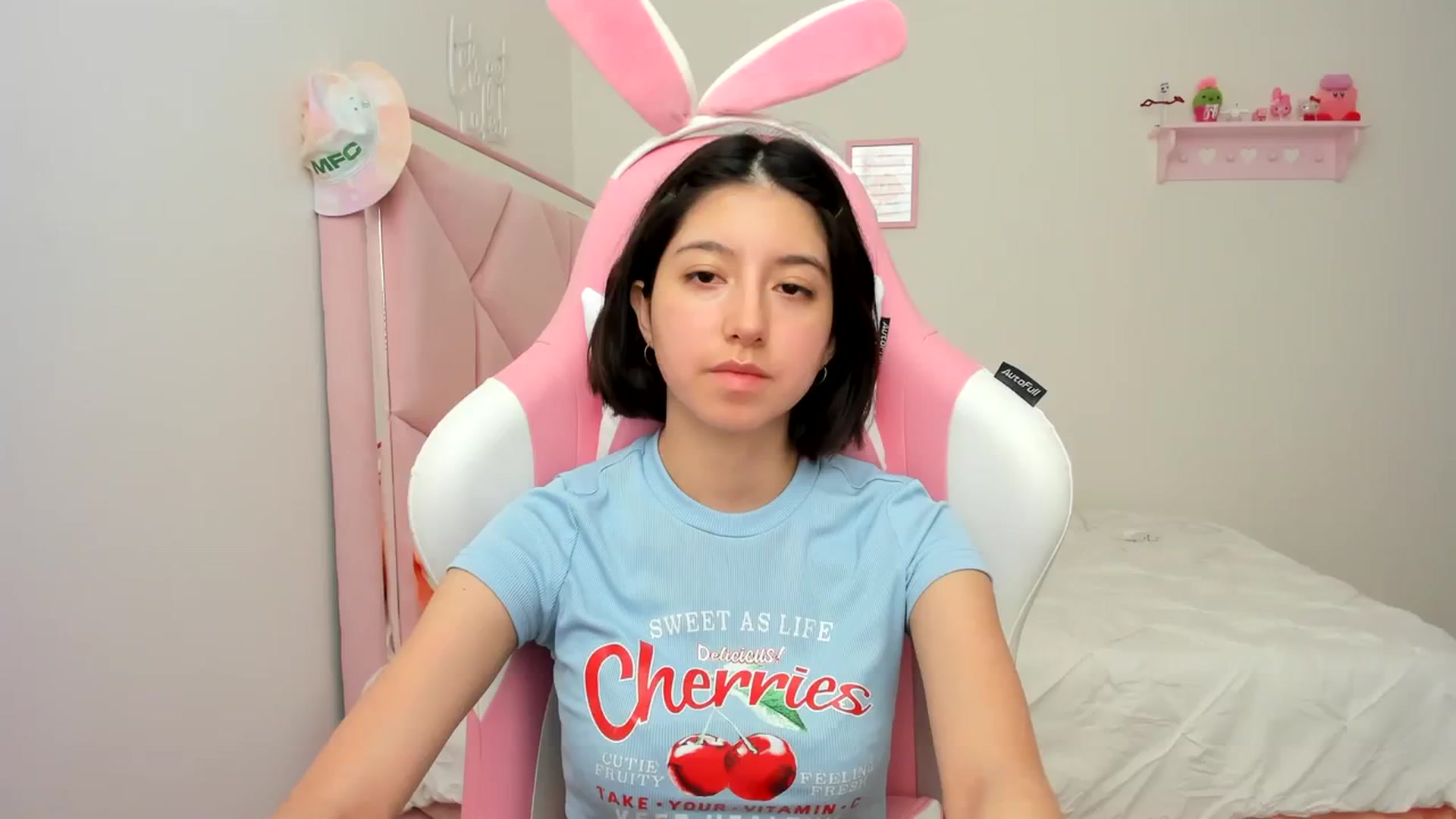 Gallery image thumbnail from Cherrycute666's myfreecams stream on, 03/01/2024, 23:17 image 1 of 20