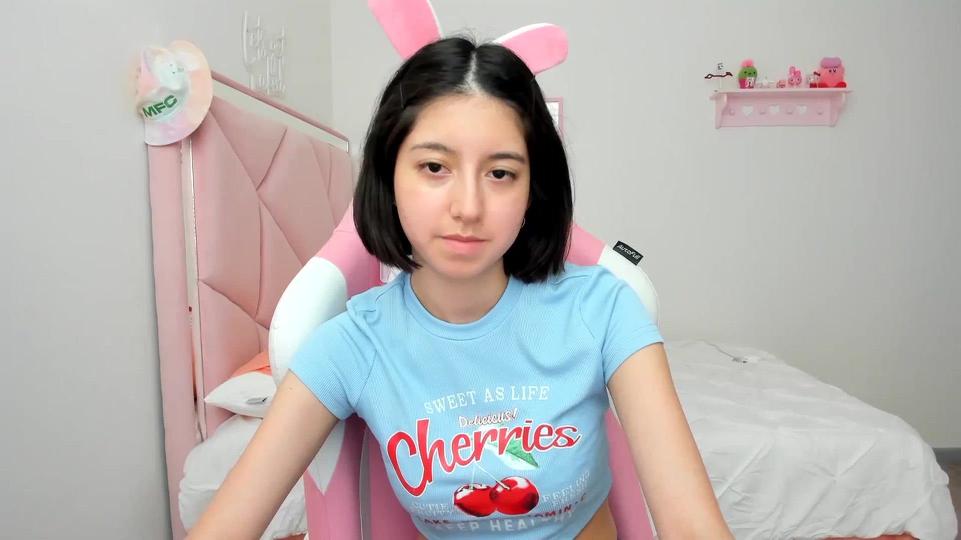 Gallery image thumbnail from Cherrycute666's myfreecams stream on, 03/01/2024, 23:17 image 18 of 20