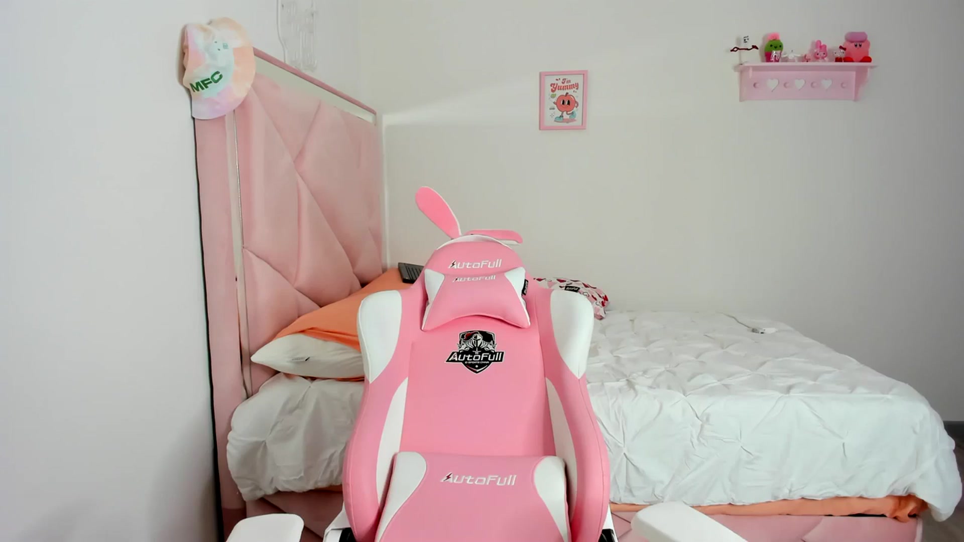 Gallery image thumbnail from Cherrycute666's myfreecams stream on, 03/02/2024, 01:26 image 1 of 20