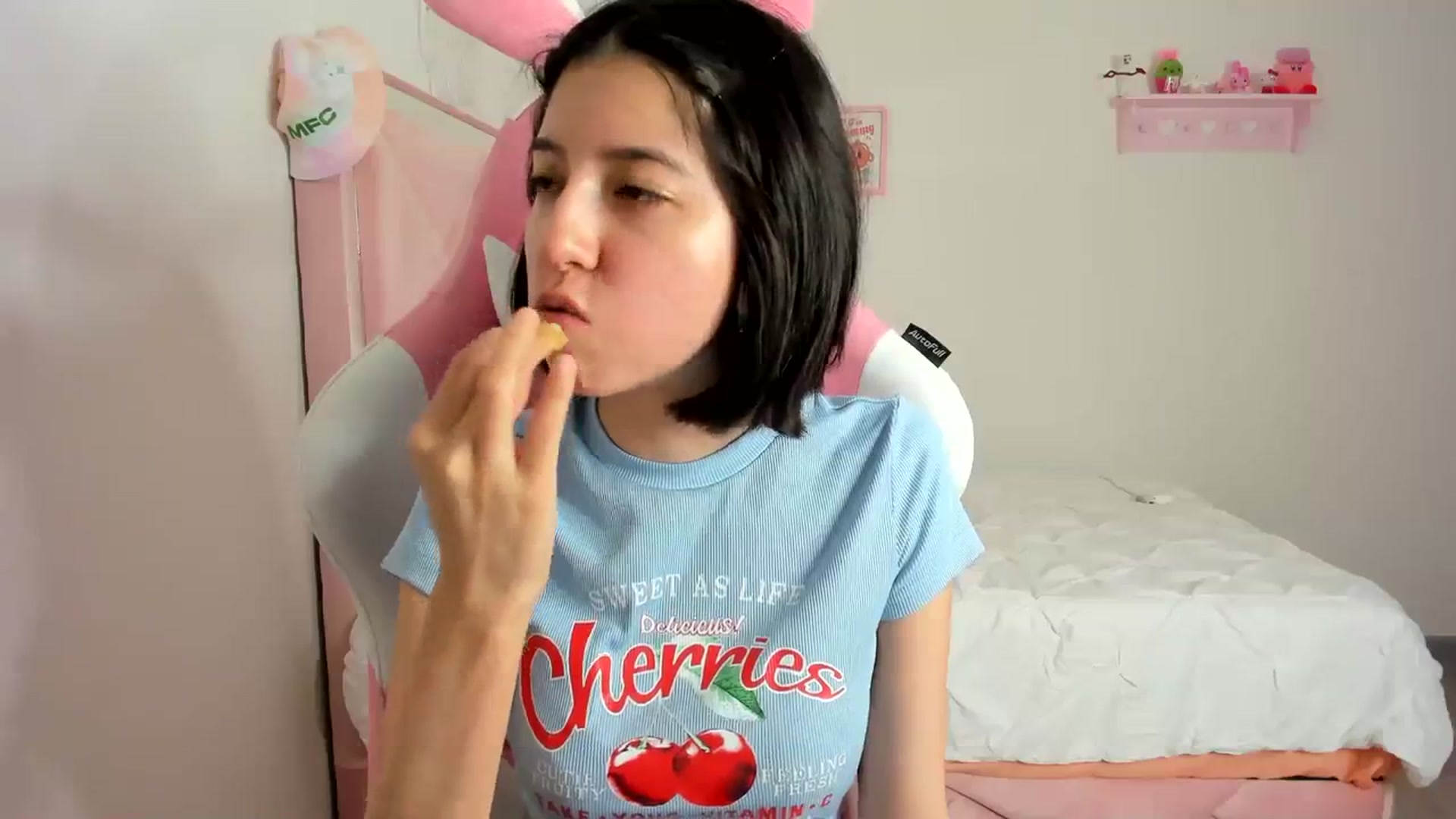 Gallery image thumbnail from Cherrycute666's myfreecams stream on, 03/02/2024, 01:26 image 2 of 20