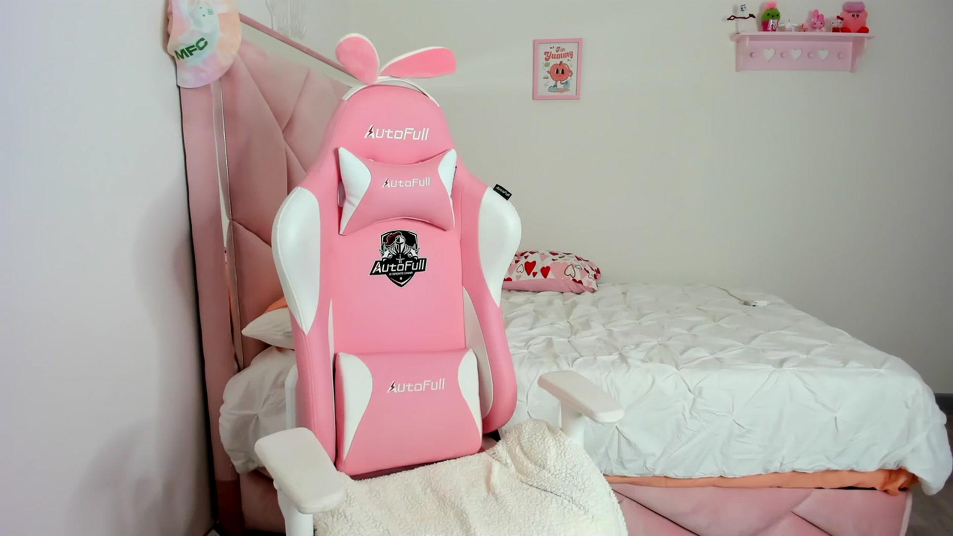 Gallery image thumbnail from Cherrycute666's myfreecams stream on, 03/02/2024, 01:26 image 17 of 20