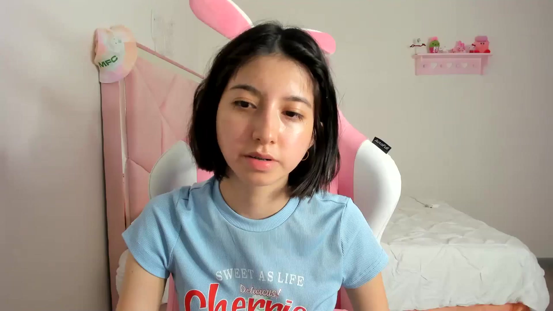Gallery image thumbnail from Cherrycute666's myfreecams stream on, 03/02/2024, 05:13 image 12 of 20