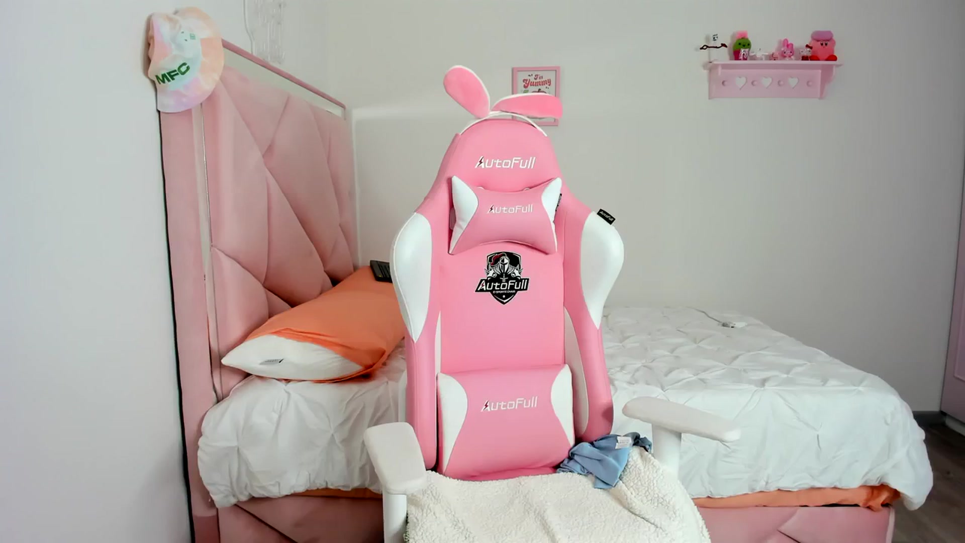 Gallery image thumbnail from Cherrycute666's myfreecams stream on, 03/02/2024, 05:13 image 3 of 20