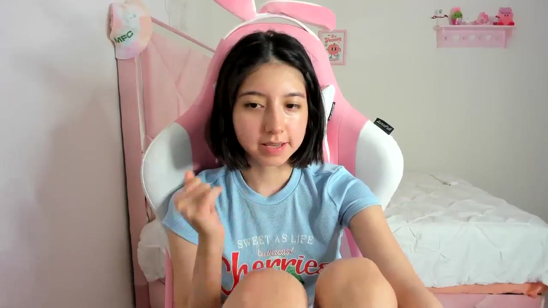 Gallery image thumbnail from Cherrycute666's myfreecams stream on, 03/02/2024, 06:48 image 3 of 20