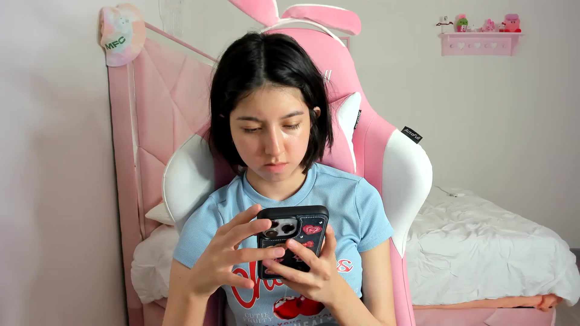 Gallery image thumbnail from Cherrycute666's myfreecams stream on, 03/02/2024, 08:48 image 1 of 20