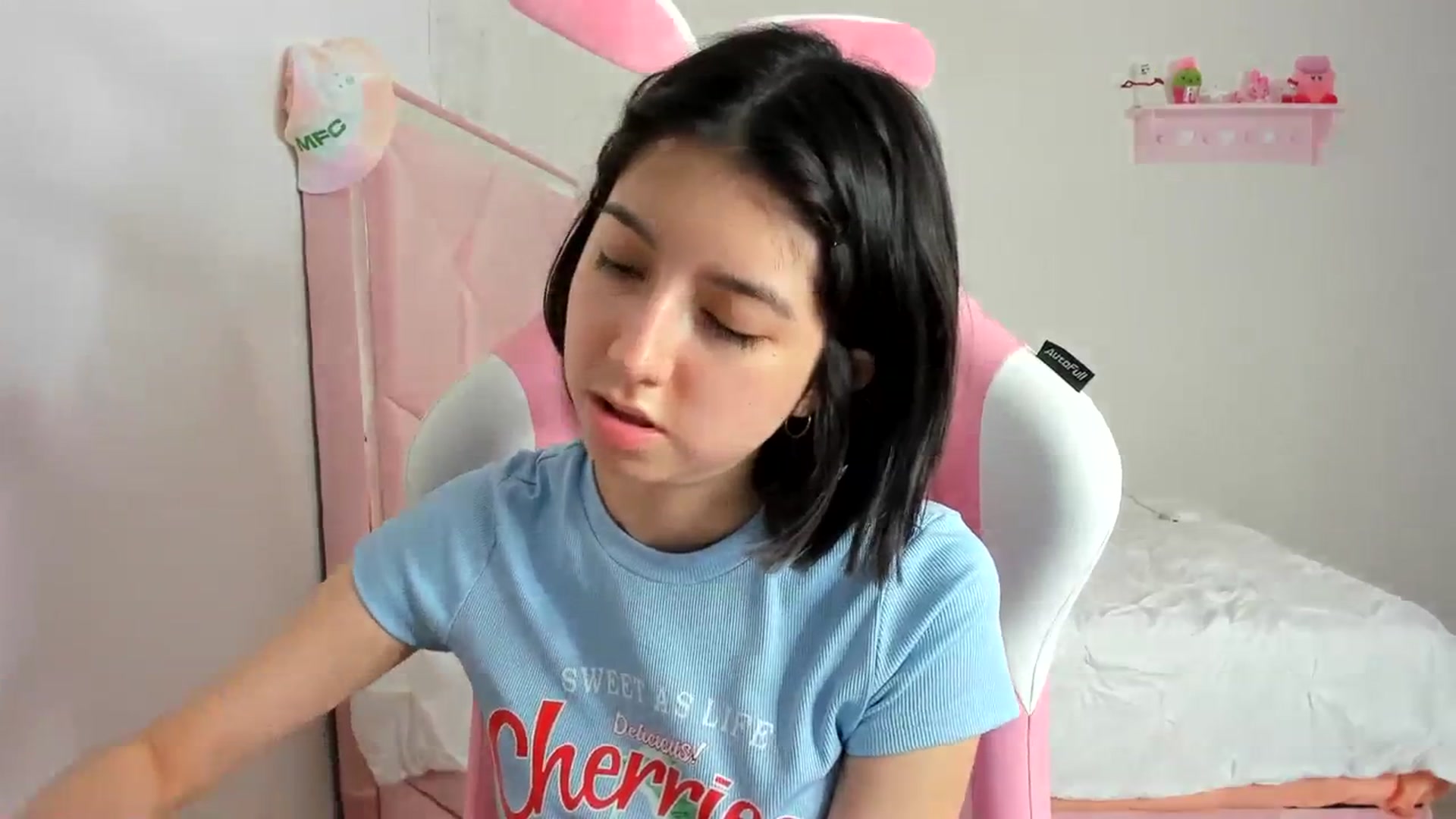 Gallery image thumbnail from Cherrycute666's myfreecams stream on, 03/02/2024, 08:48 image 7 of 20