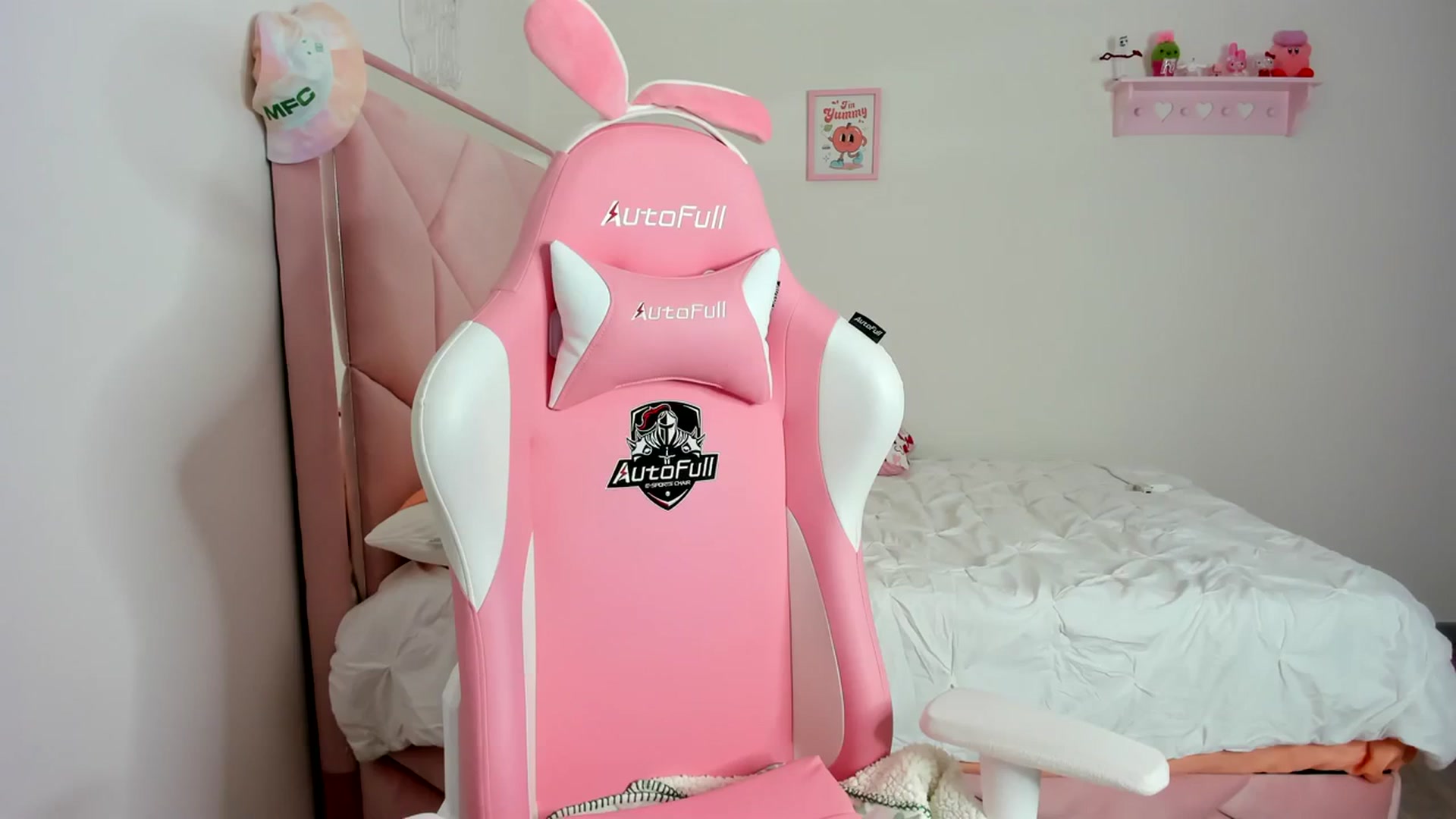 Gallery image thumbnail from Cherrycute666's myfreecams stream on, 03/02/2024, 08:48 image 5 of 20
