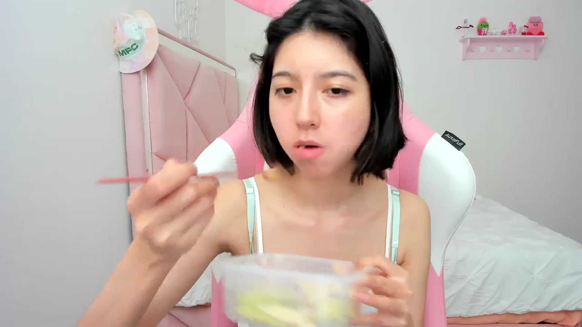 Gallery image thumbnail from Cherrycute666's myfreecams stream on, 03/02/2024, 23:02 image 6 of 20