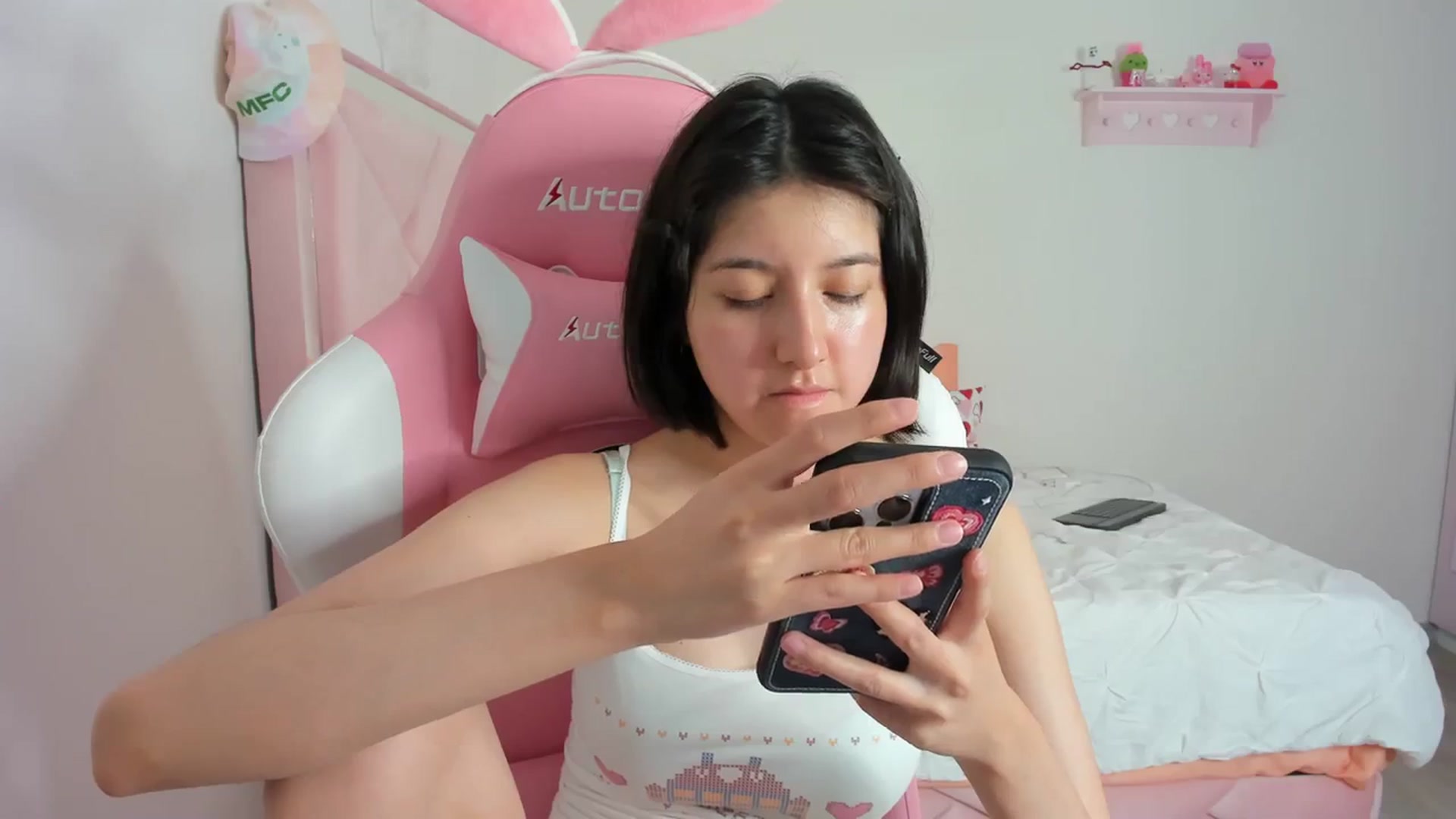 Gallery image thumbnail from Cherrycute666's myfreecams stream on, 03/03/2024, 06:53 image 6 of 20
