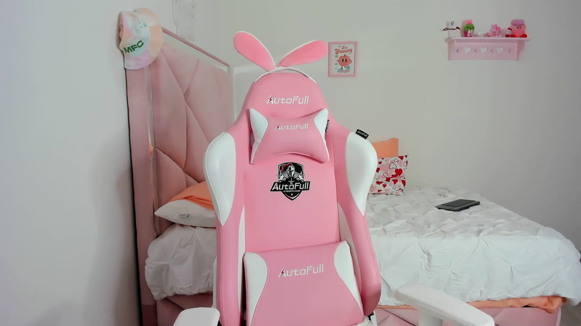Gallery image thumbnail from Cherrycute666's myfreecams stream on, 03/03/2024, 11:25 image 1 of 20