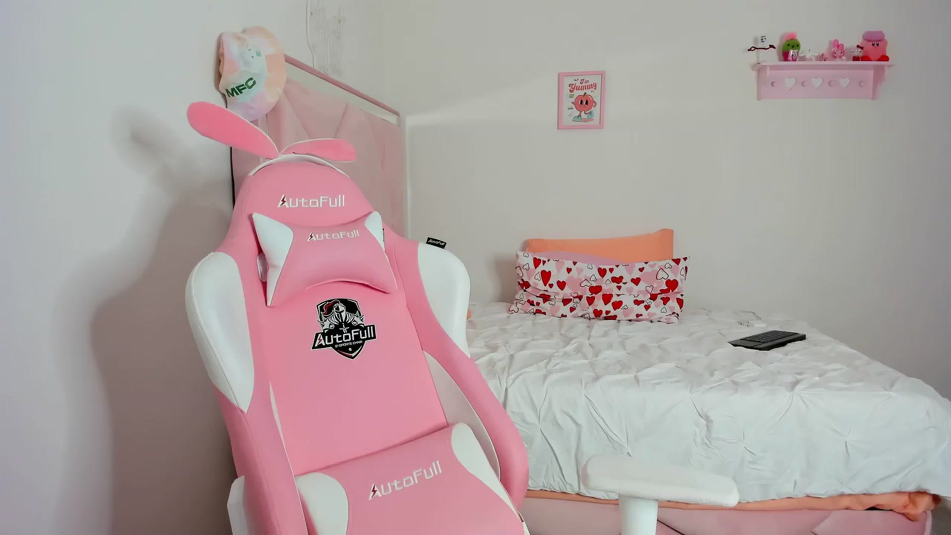 Gallery image thumbnail from Cherrycute666's myfreecams stream on, 03/03/2024, 11:25 image 12 of 20