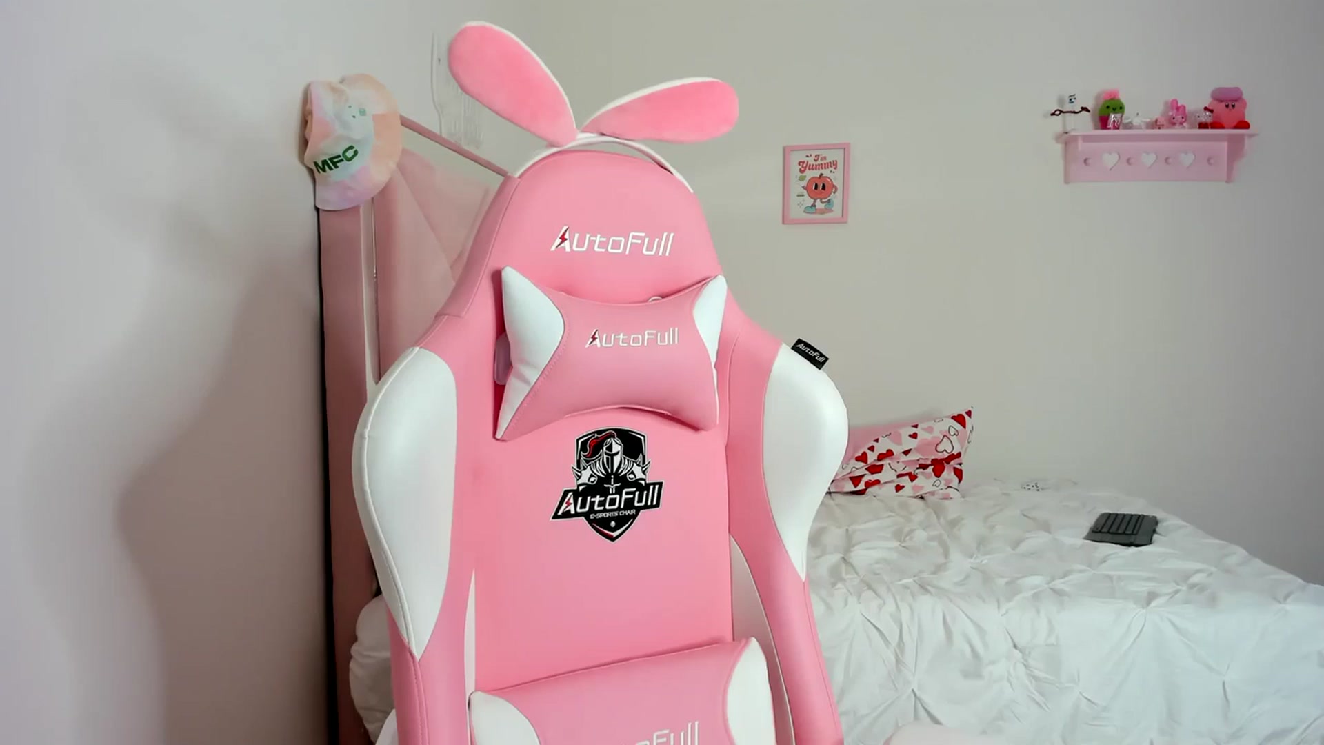 Gallery image thumbnail from Cherrycute666's myfreecams stream on, 03/04/2024, 12:59 image 5 of 20