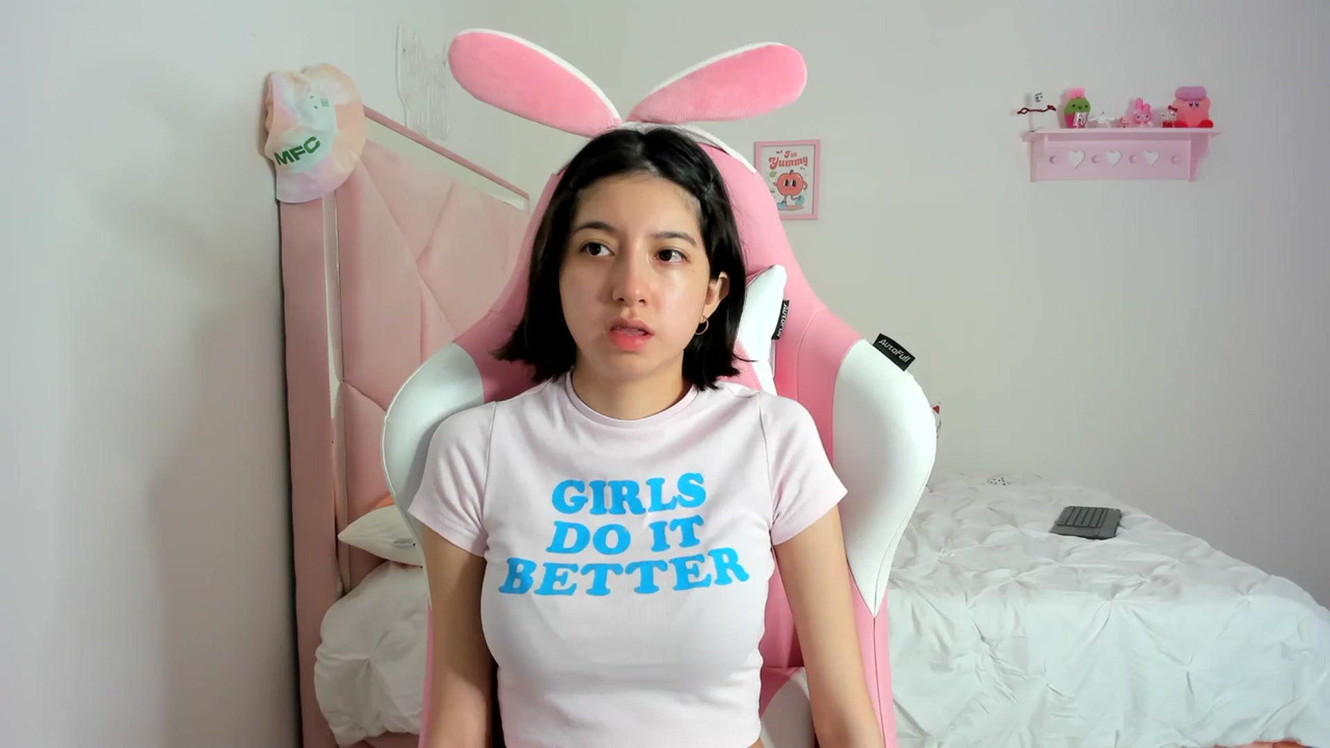 Gallery image thumbnail from Cherrycute666's myfreecams stream on, 03/04/2024, 12:59 image 19 of 20