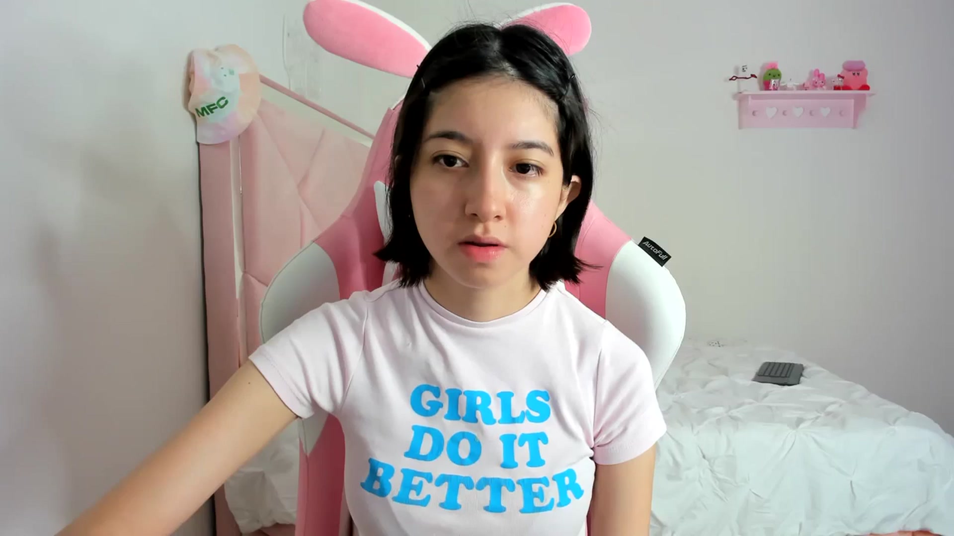 Gallery image thumbnail from Cherrycute666's myfreecams stream on, 03/04/2024, 12:59 image 9 of 20